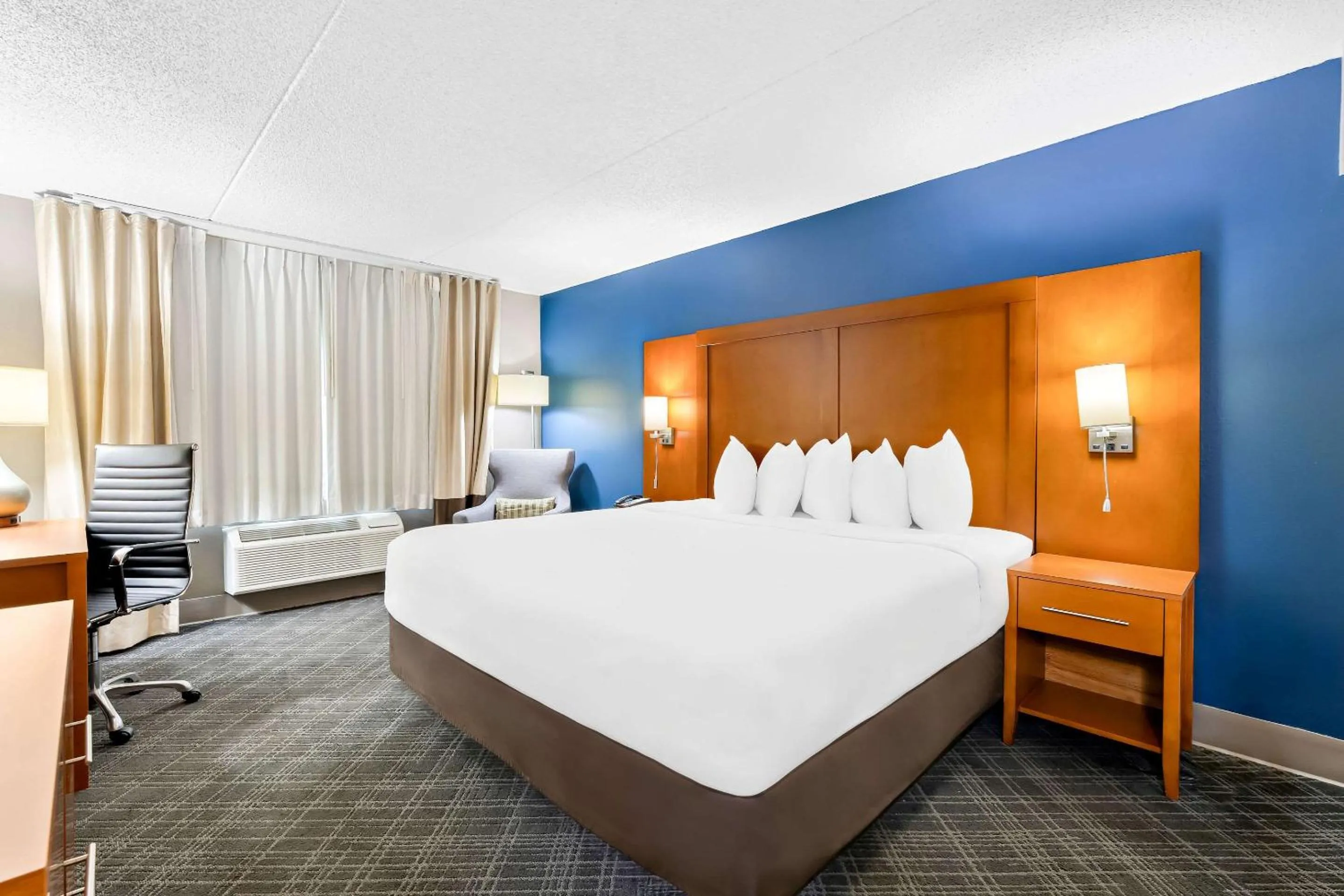 Bedroom, Bed in Comfort Inn & Suites Nashville Near Tanger Outlets I-24 Antioch