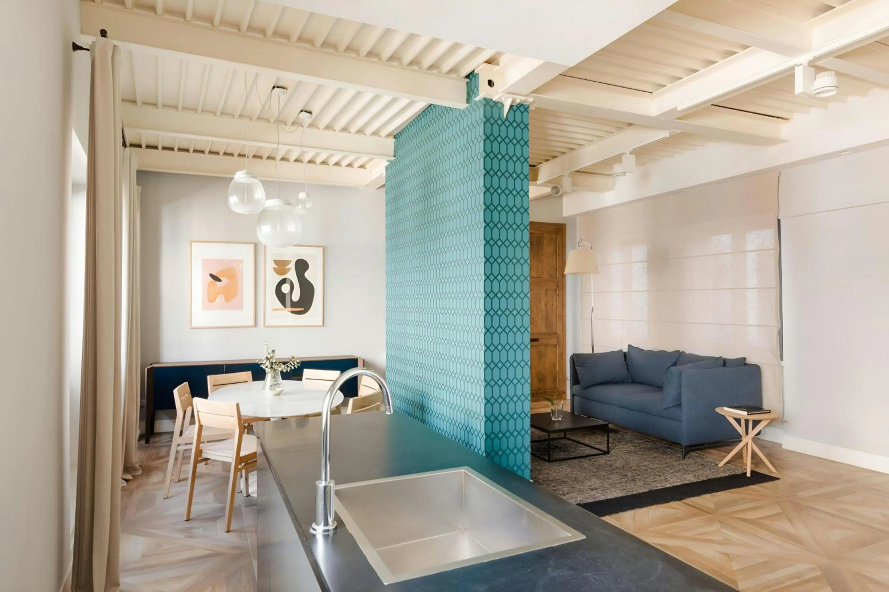 Living room in Piazza Barberini, Sonder Apartment by Marriott Bonvoy