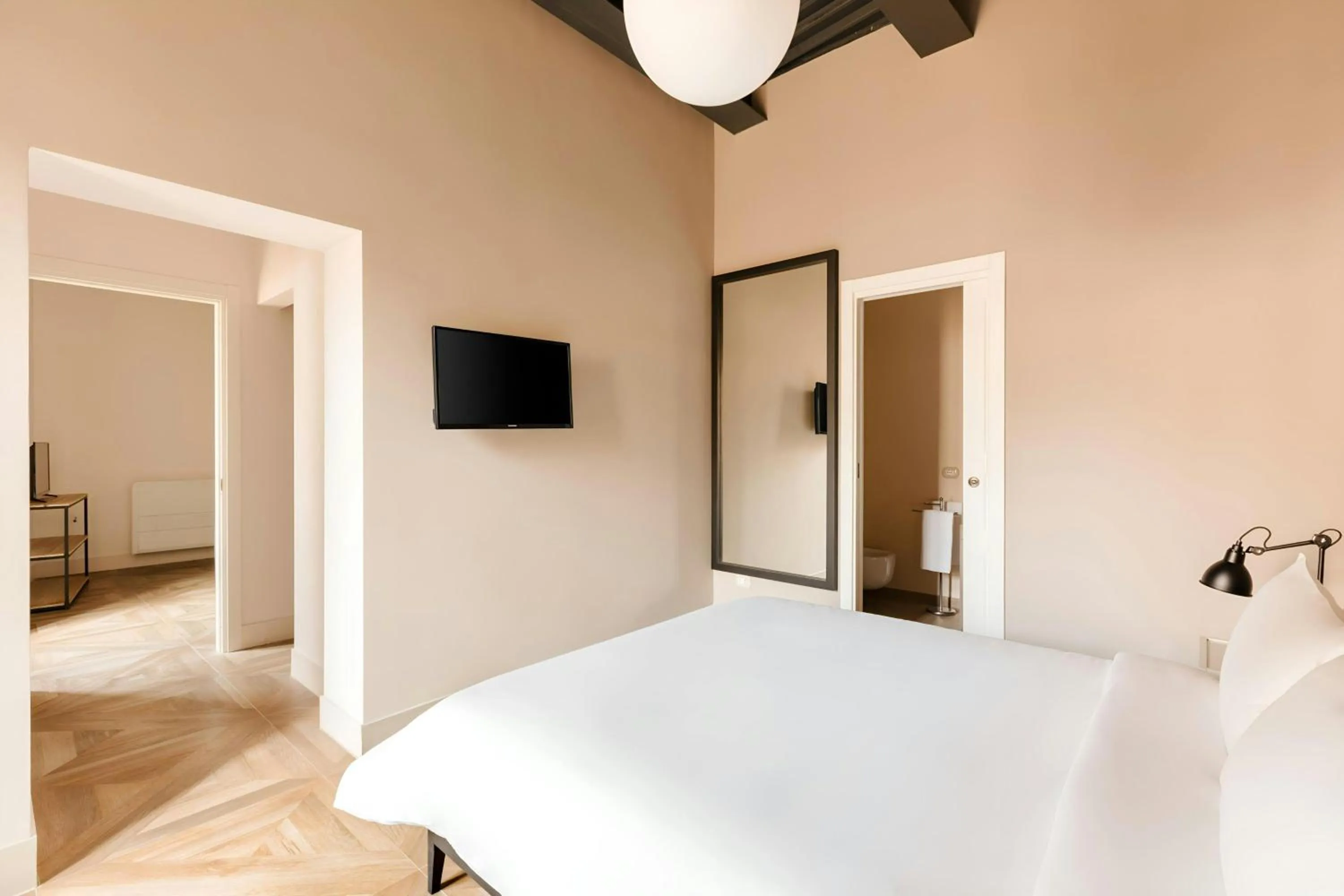Bedroom, Bed in Piazza Barberini, Sonder Apartment by Marriott Bonvoy