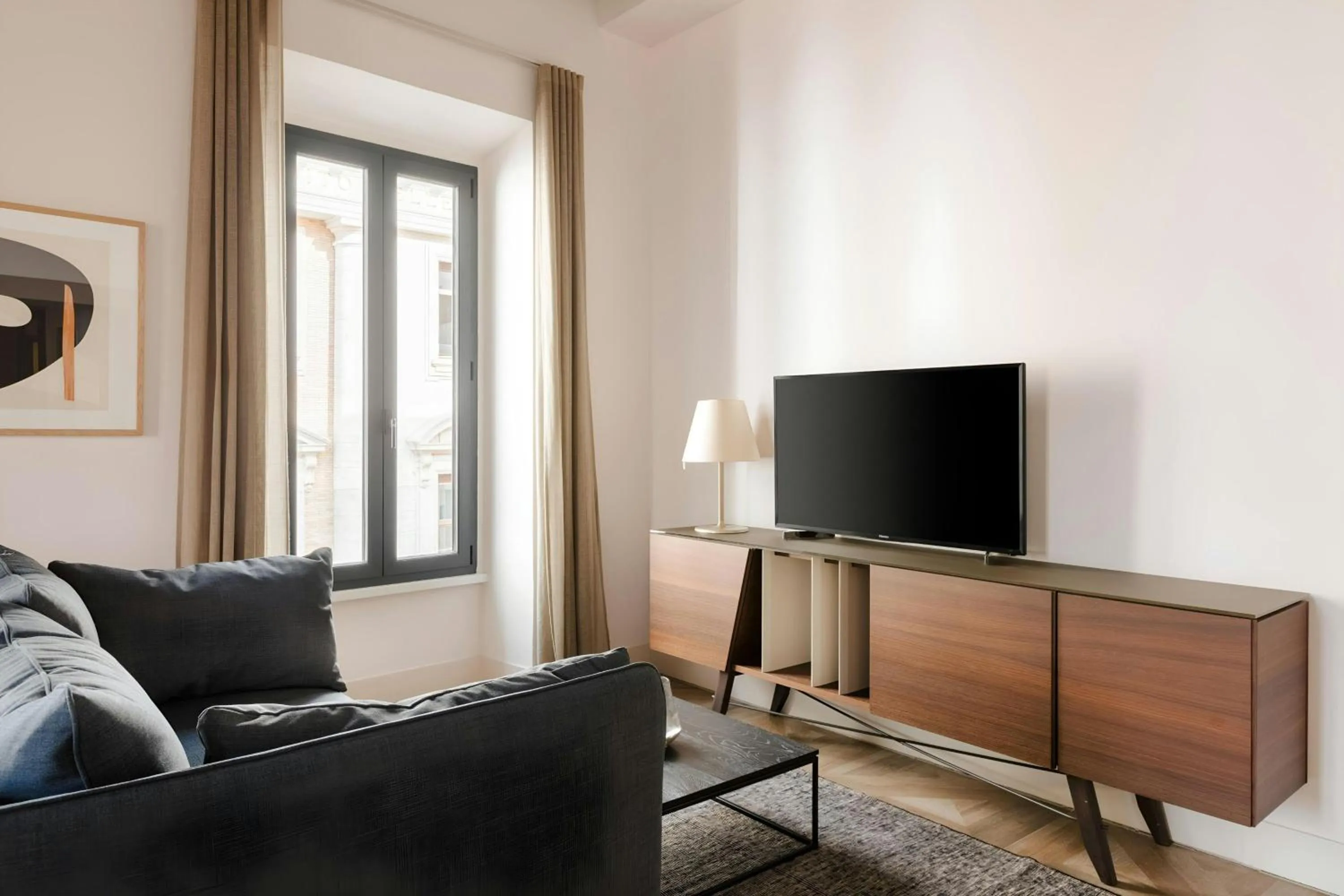 Living room in Piazza Barberini, Sonder Apartment by Marriott Bonvoy