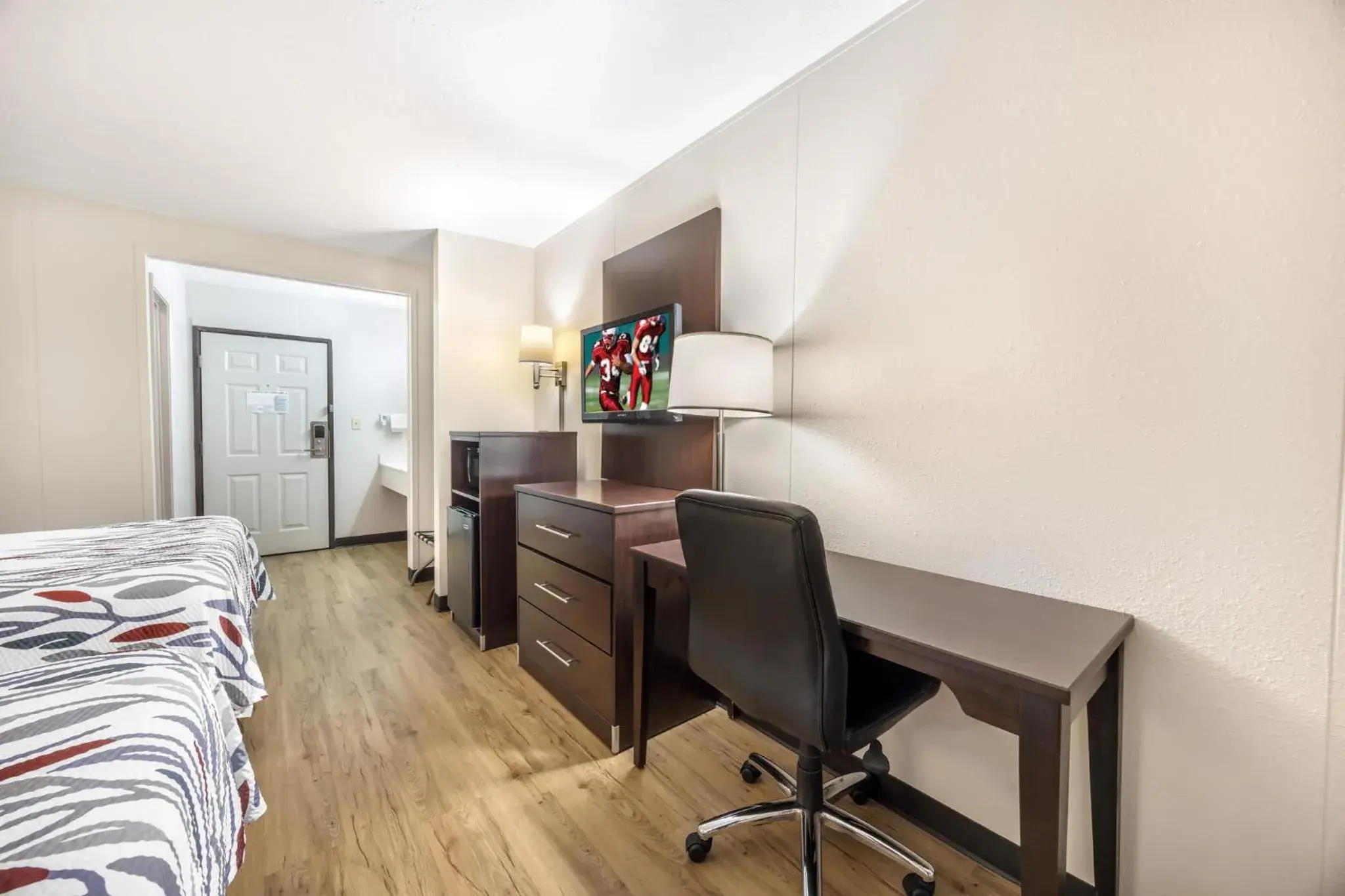 Bedroom, Bed in Red Roof Inn Paducah Bedroom, Bed in Red Roof Inn Paducah