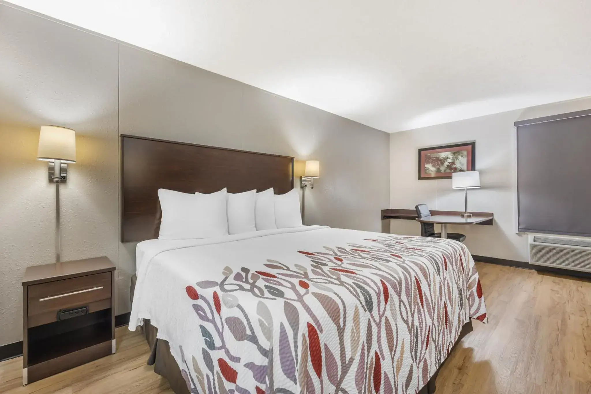 Bedroom, Bed in Red Roof Inn Paducah Bedroom, Bed in Red Roof Inn Paducah