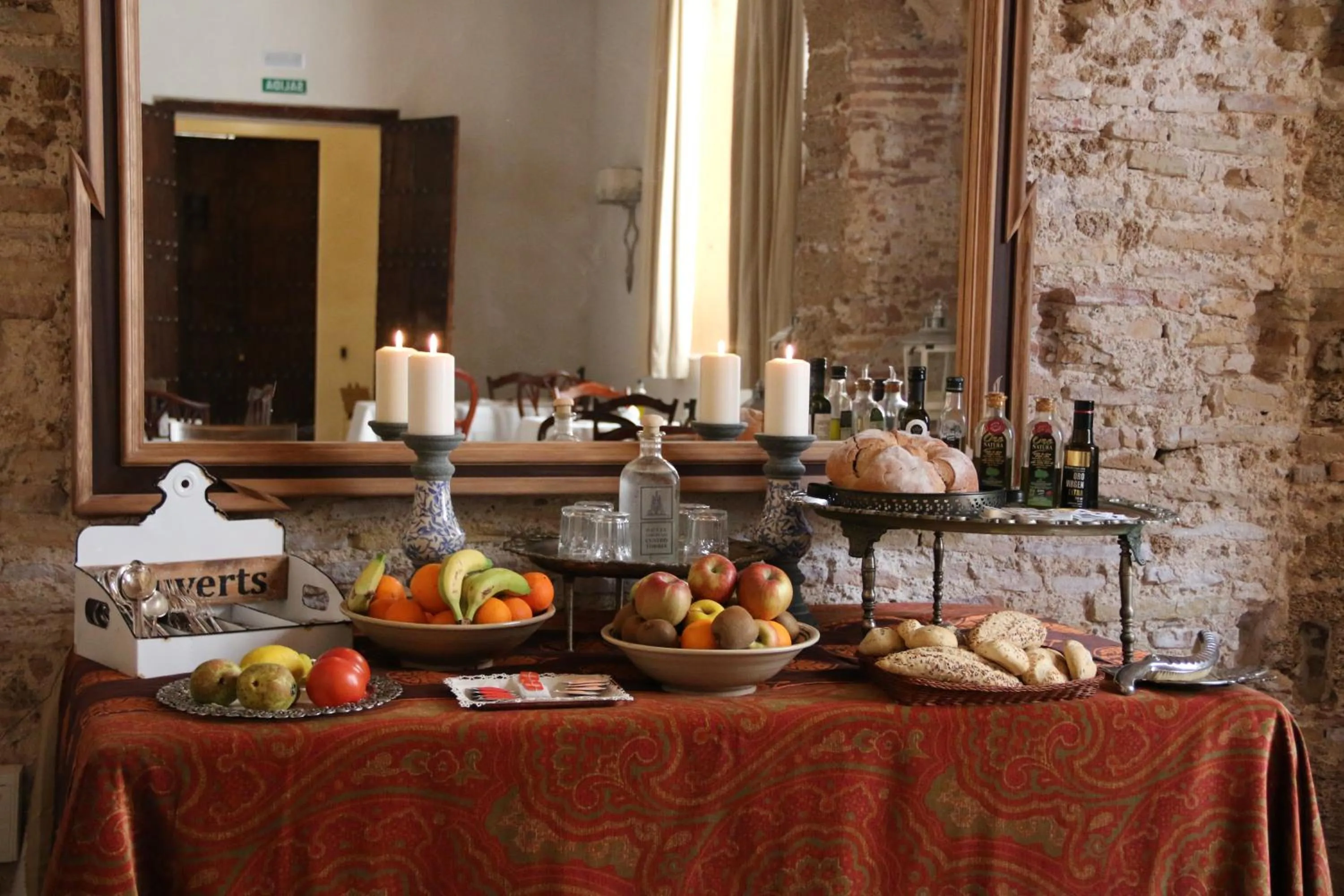 Breakfast in Hotel Casa de las Cuatro Torres