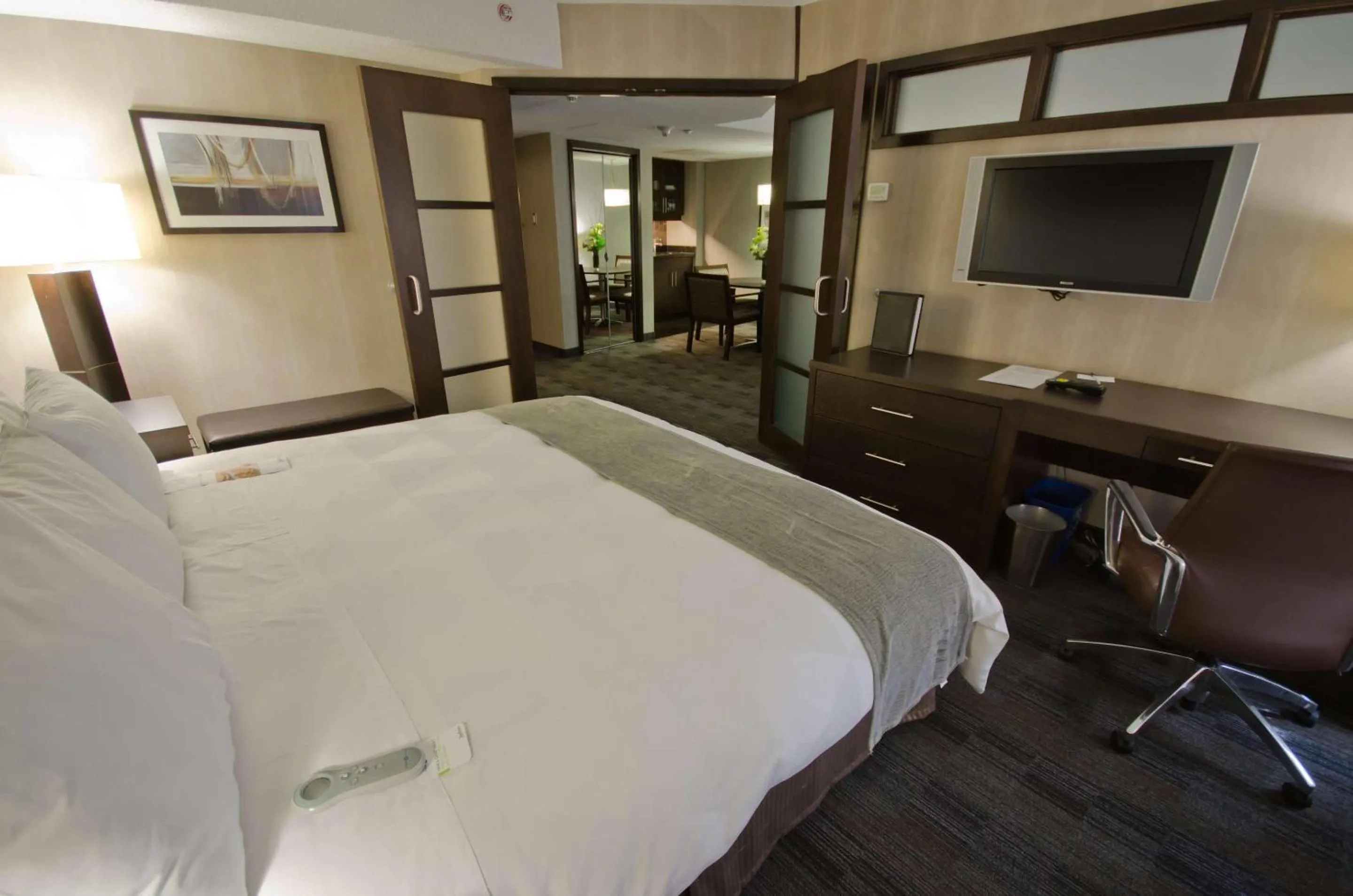 Bedroom, Bed in Radisson Hotel Winnipeg Downtown