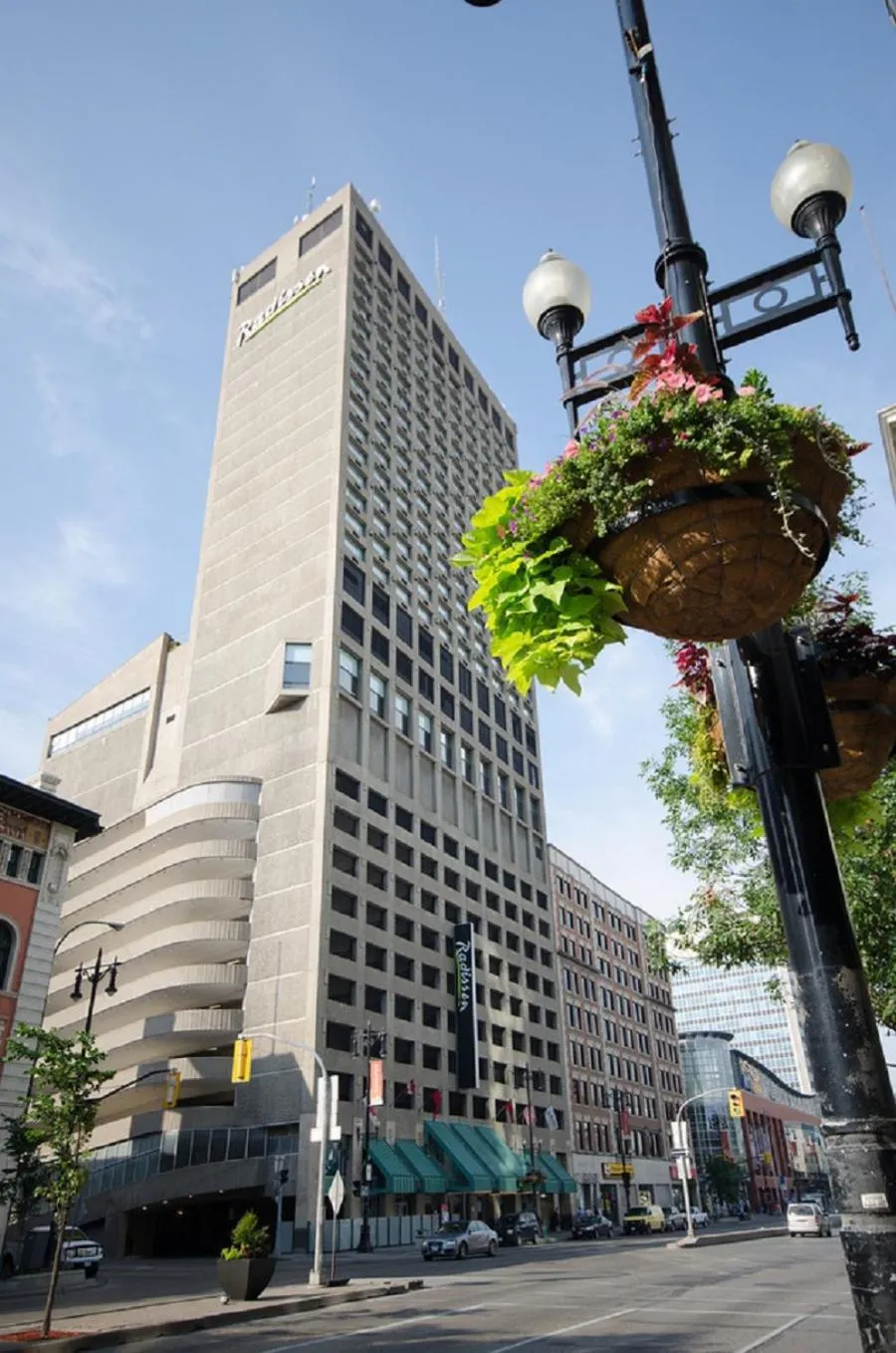Property building in Radisson Hotel Winnipeg Downtown