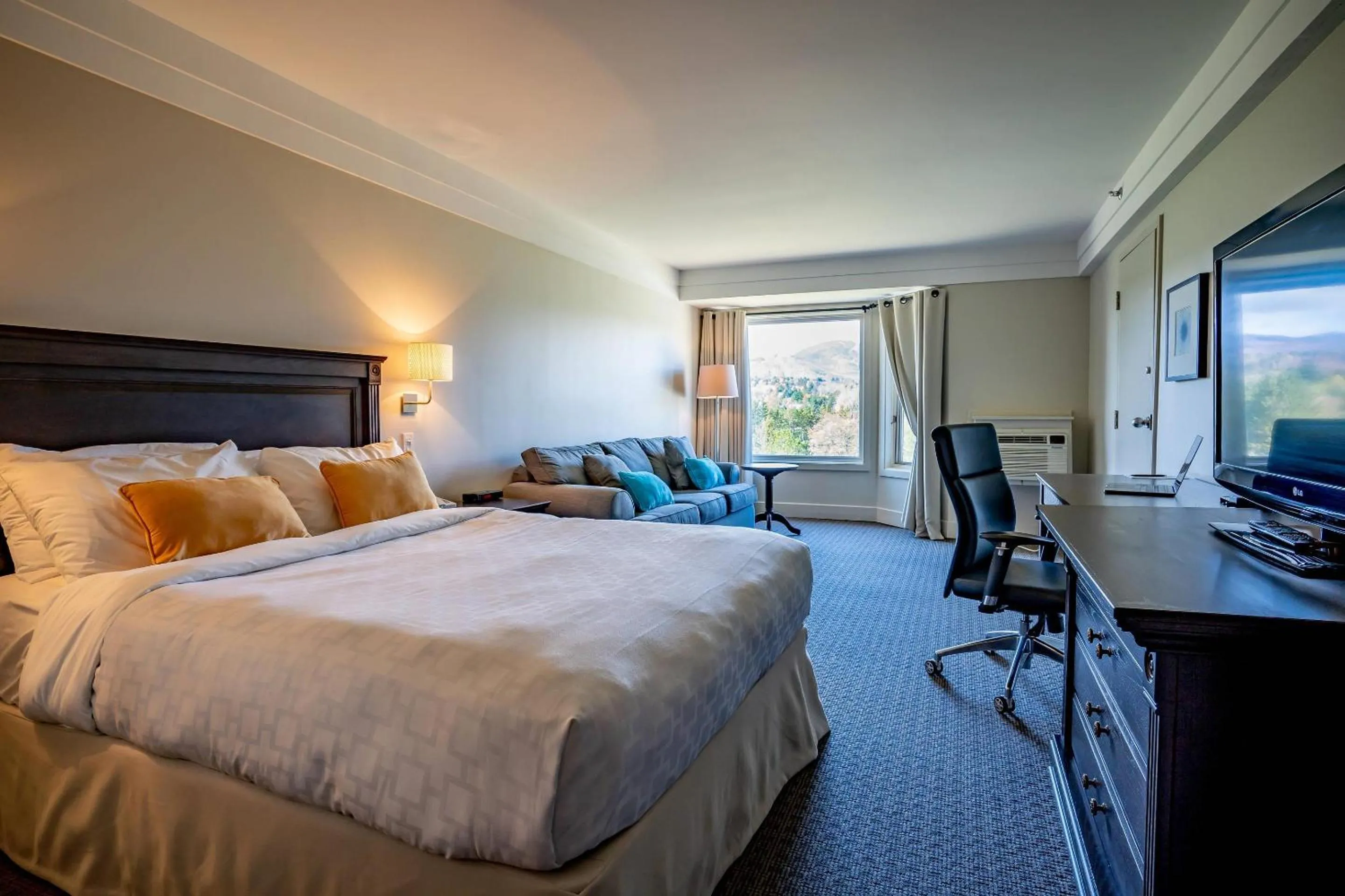 Bedroom, Bed in Manoir Des Sables, an Ascend Collection Hotel