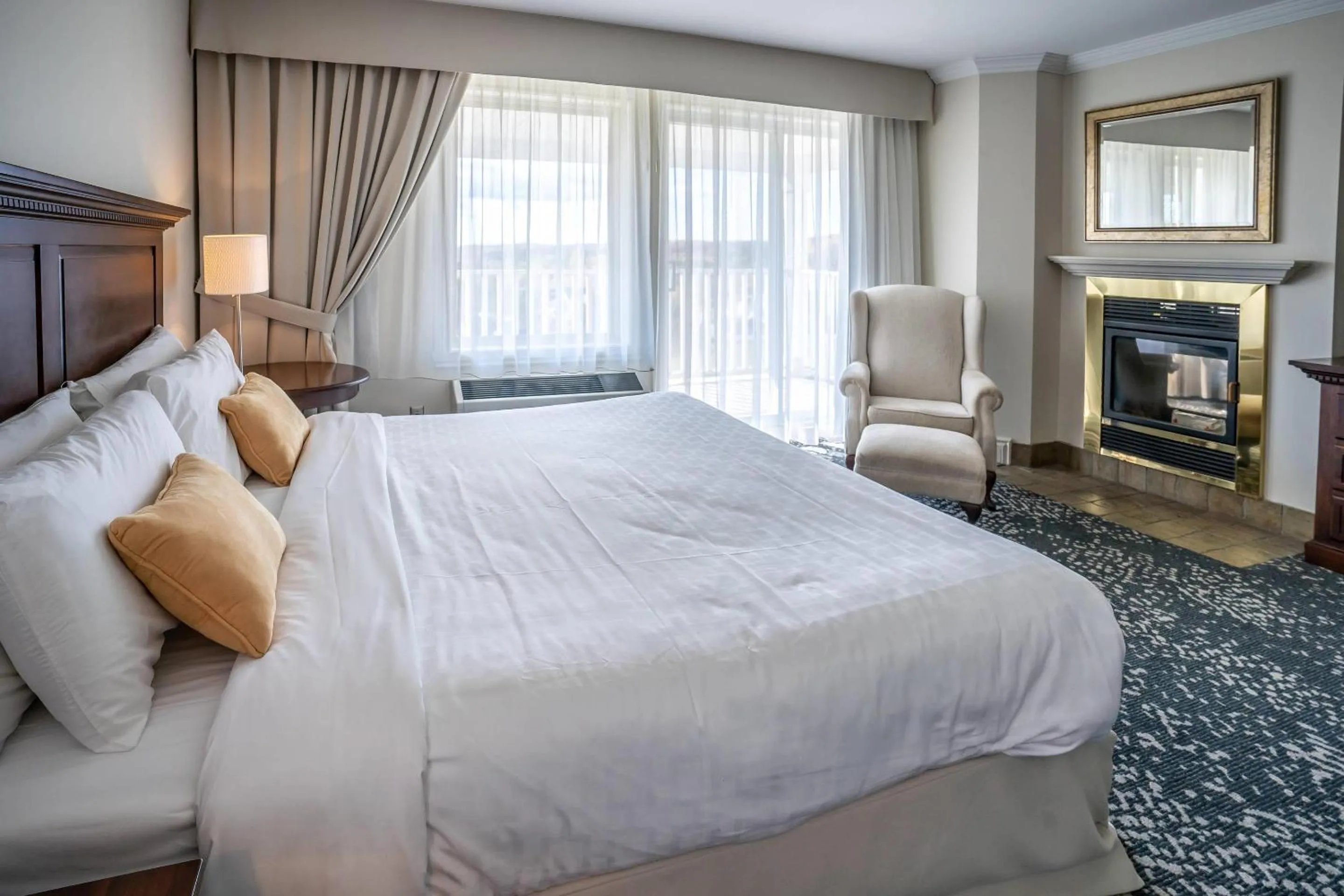 Bedroom, Bed in Manoir Des Sables, an Ascend Collection Hotel