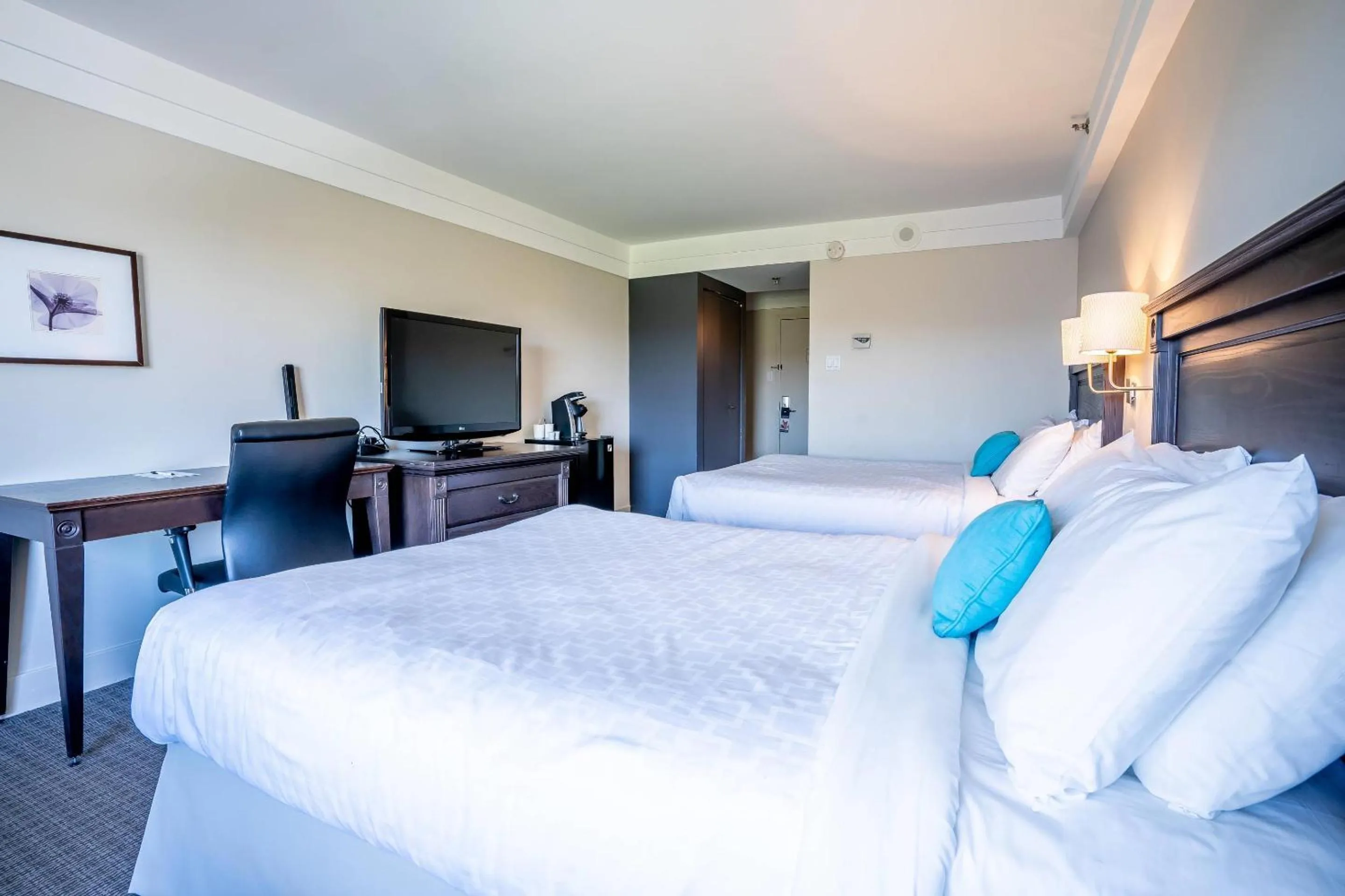 Bedroom, Bed in Manoir Des Sables, an Ascend Collection Hotel