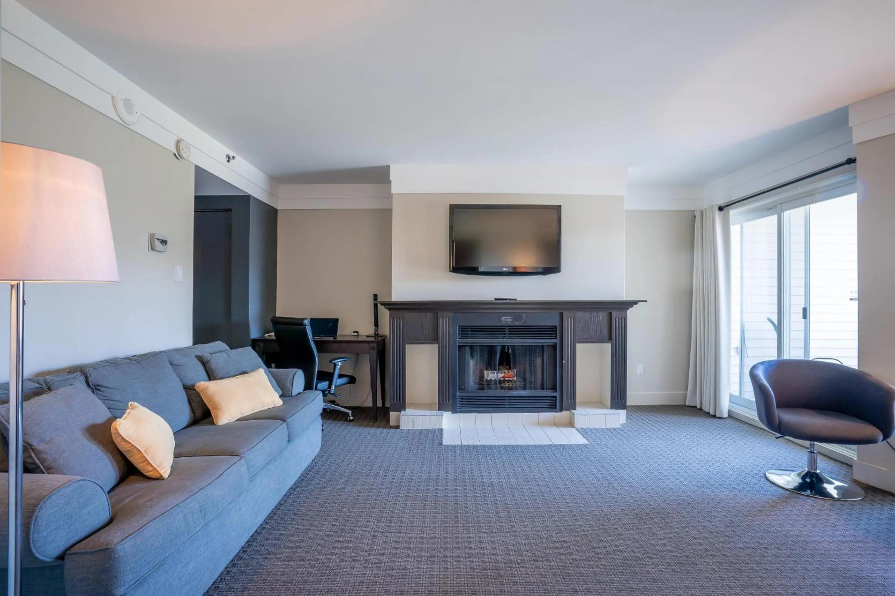 Bedroom in Manoir Des Sables, an Ascend Collection Hotel