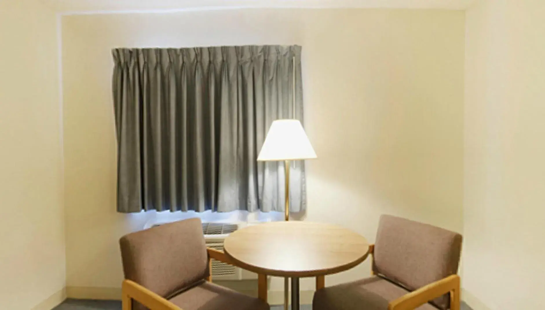 Dining Area in Americas Best Value Inn Wisconsin Rapids