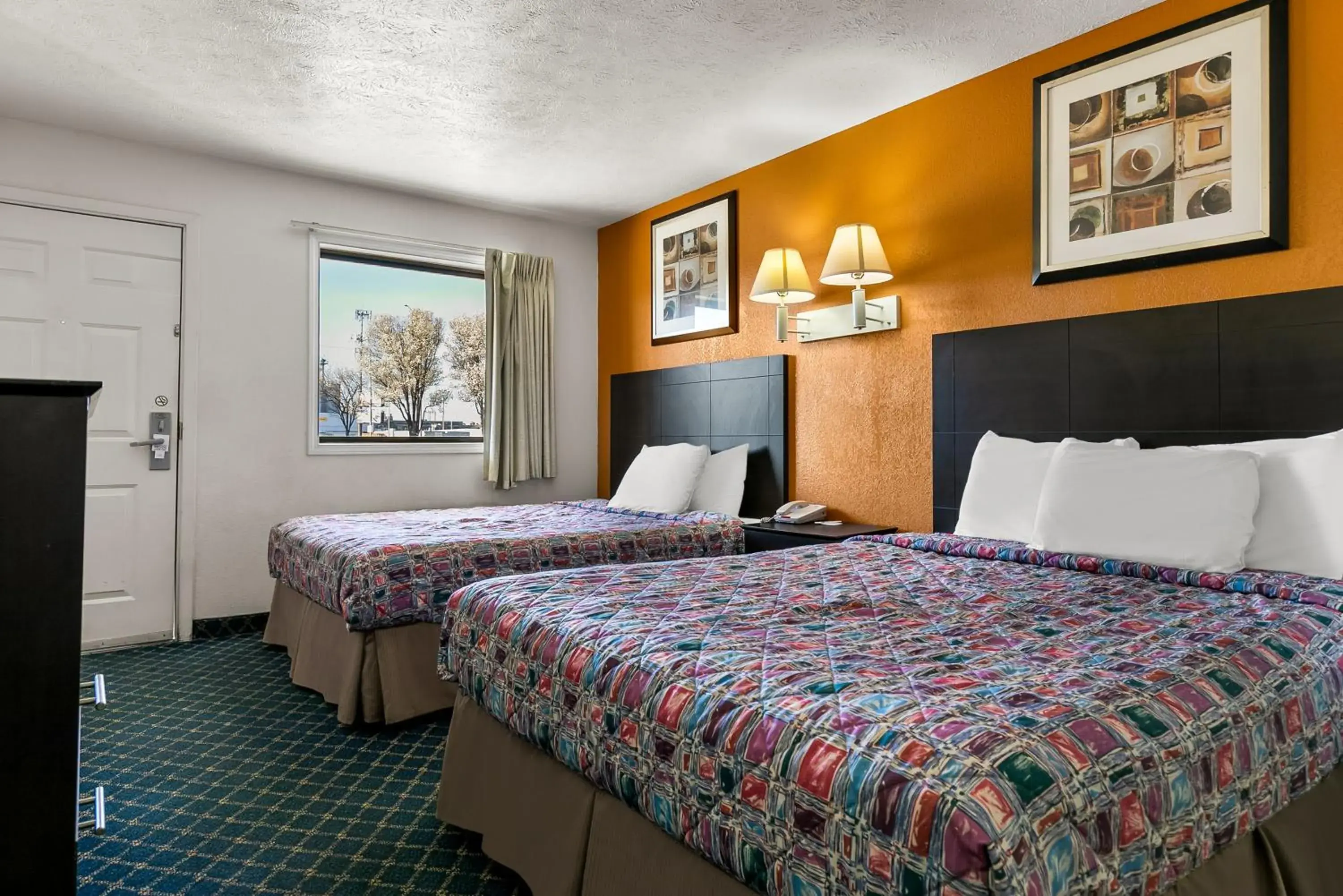 Bed in Americas Best Value Inn - Lincoln Bed in Americas Best Value Inn - Lincoln