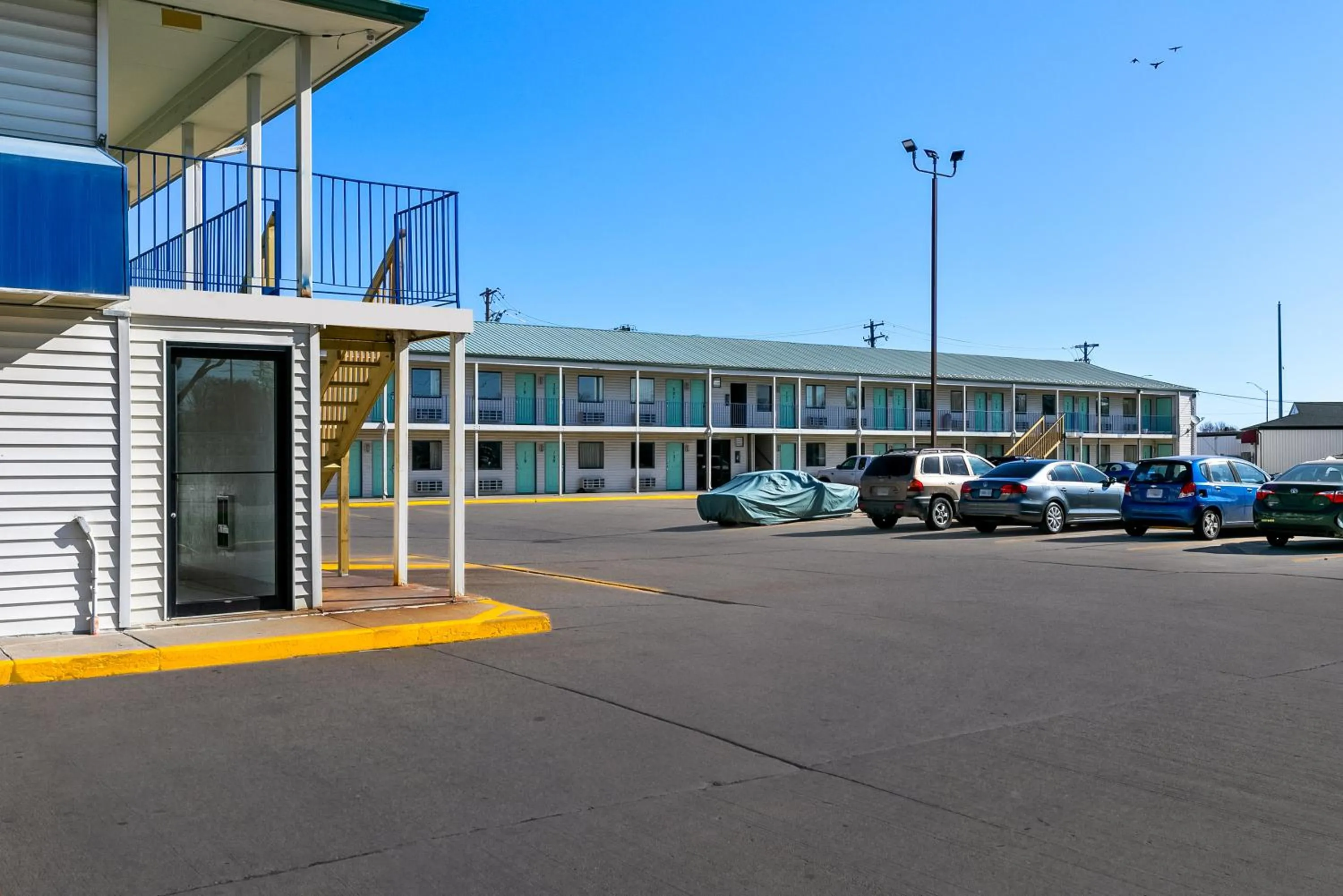 Property building in Americas Best Value Inn - Lincoln