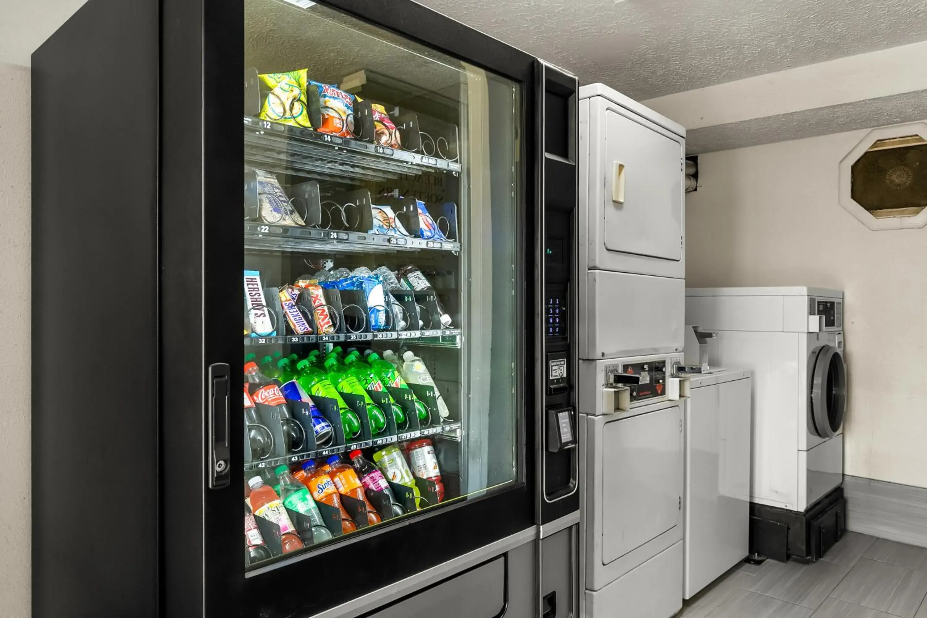 vending machine in Americas Best Value Inn - Lincoln vending machine in Americas Best Value Inn - Lincoln