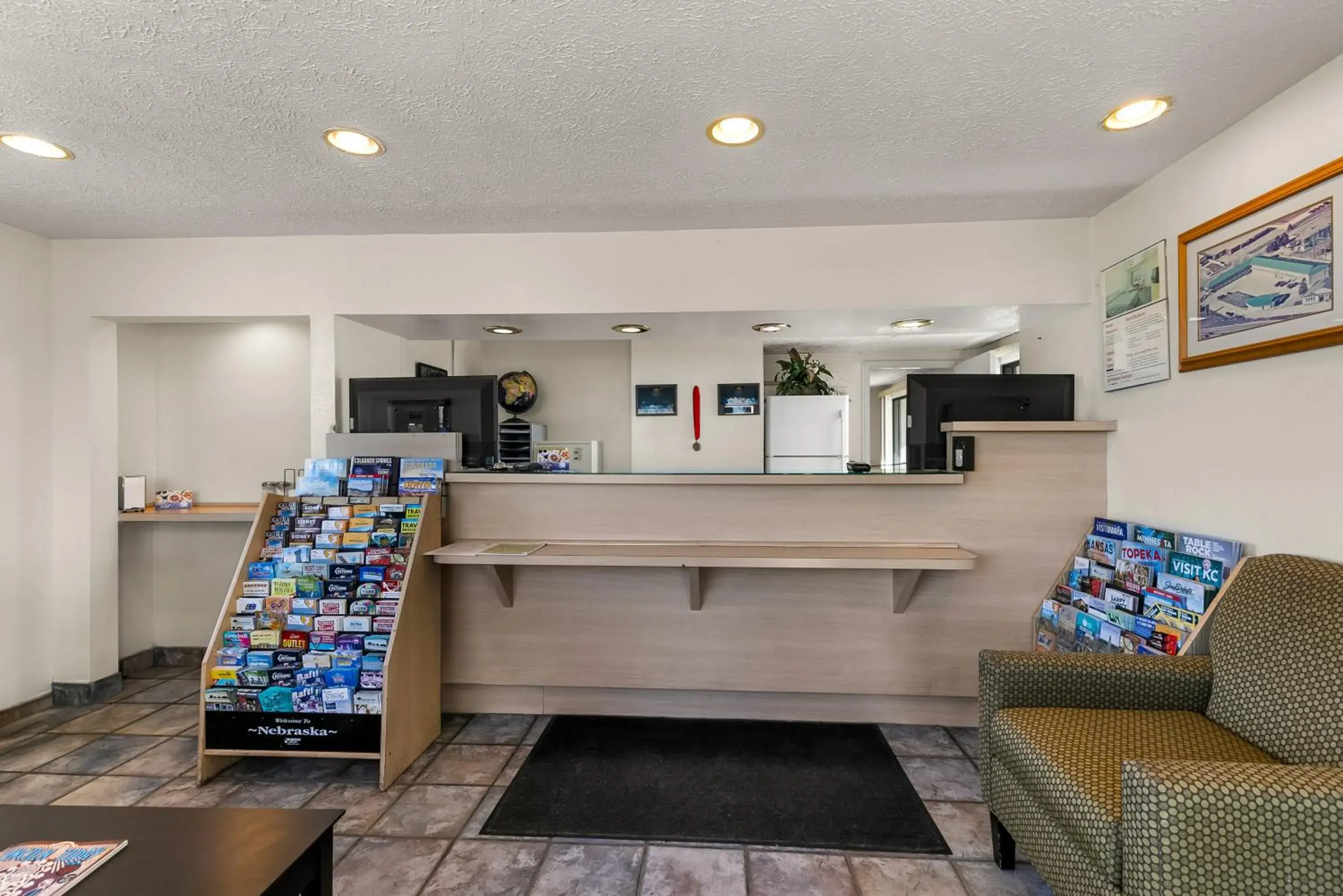 Lobby or reception in Americas Best Value Inn - Lincoln Lobby or reception in Americas Best Value Inn - Lincoln