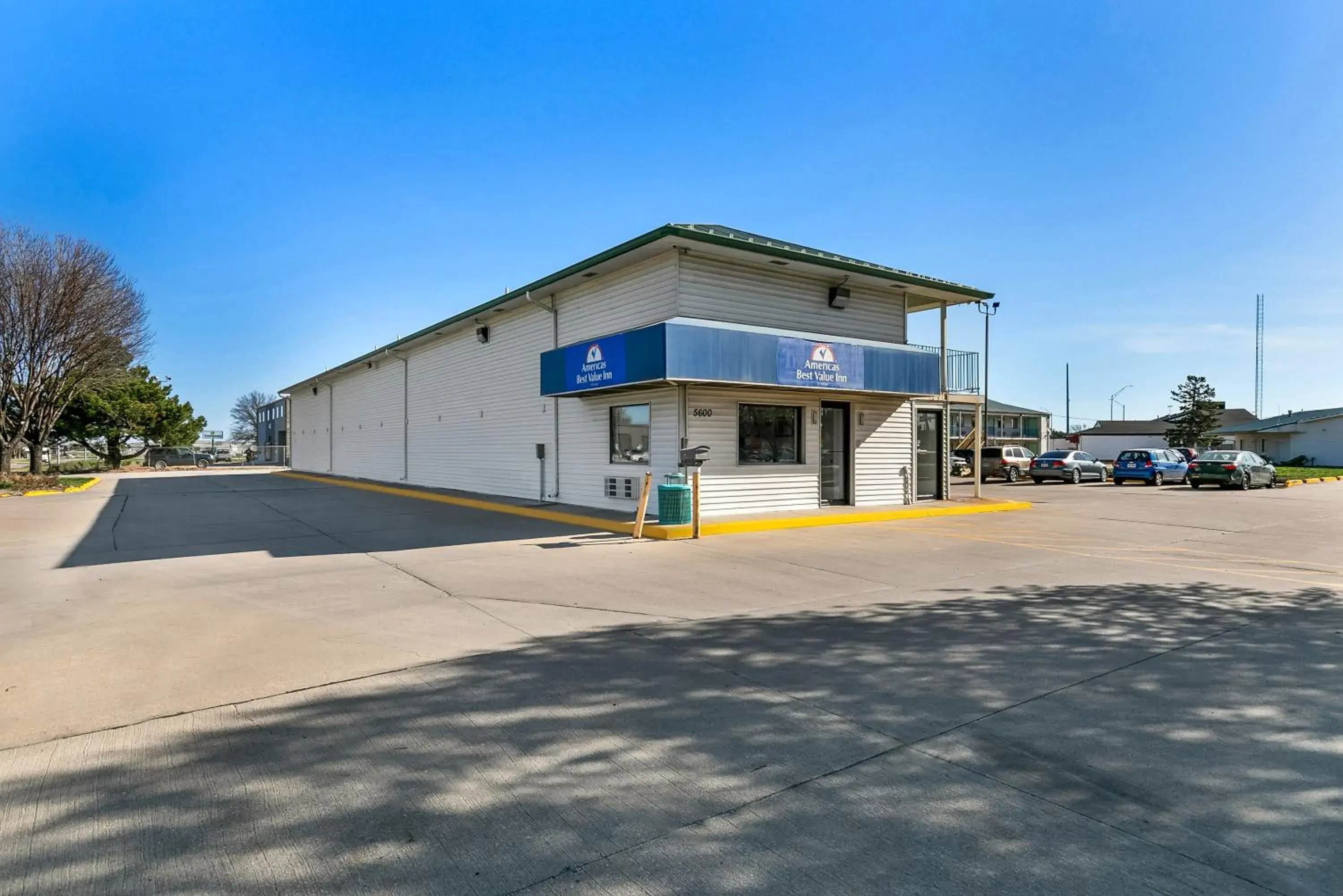 Property building in Americas Best Value Inn - Lincoln Property building in Americas Best Value Inn - Lincoln