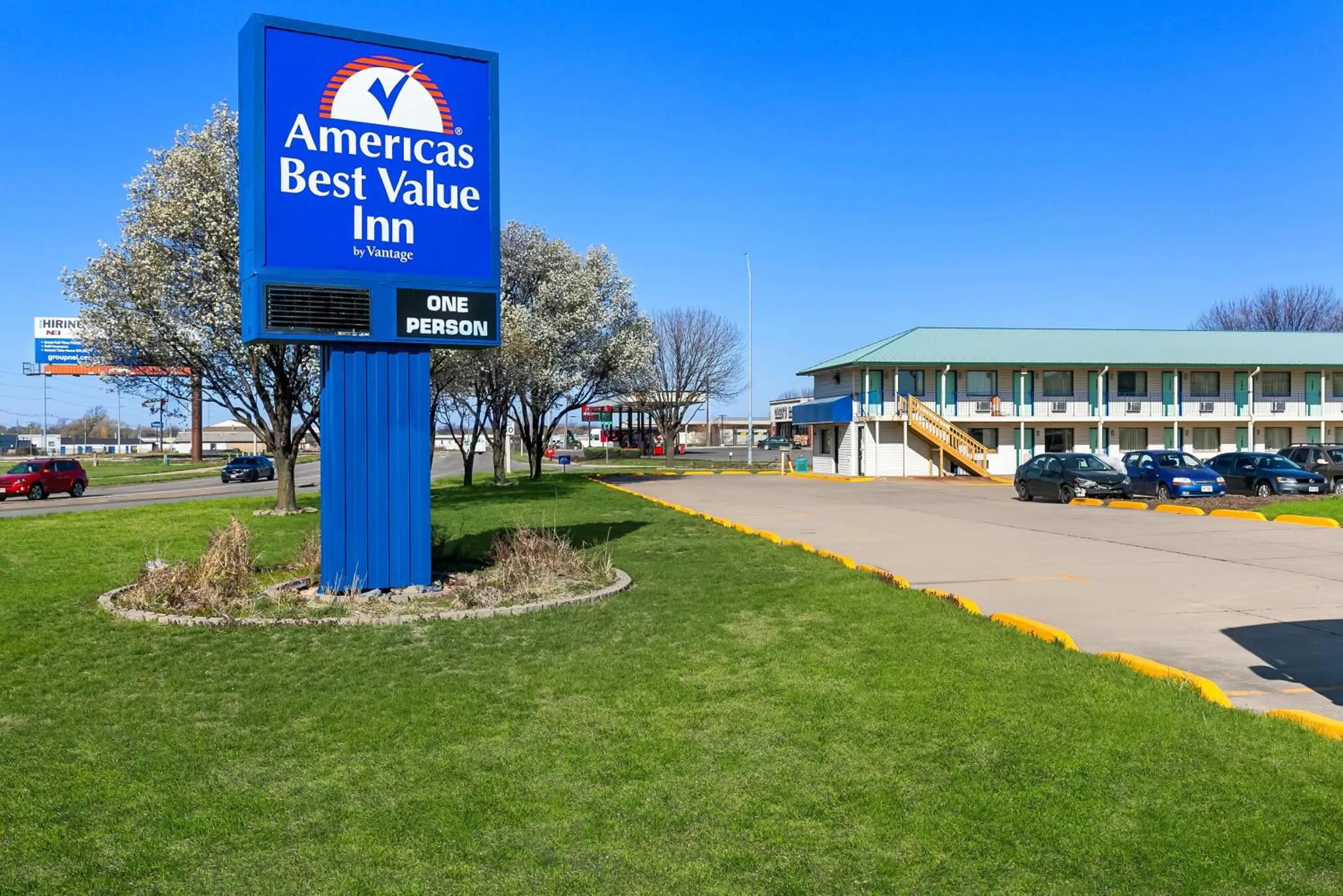 Property building in Americas Best Value Inn - Lincoln Property building in Americas Best Value Inn - Lincoln