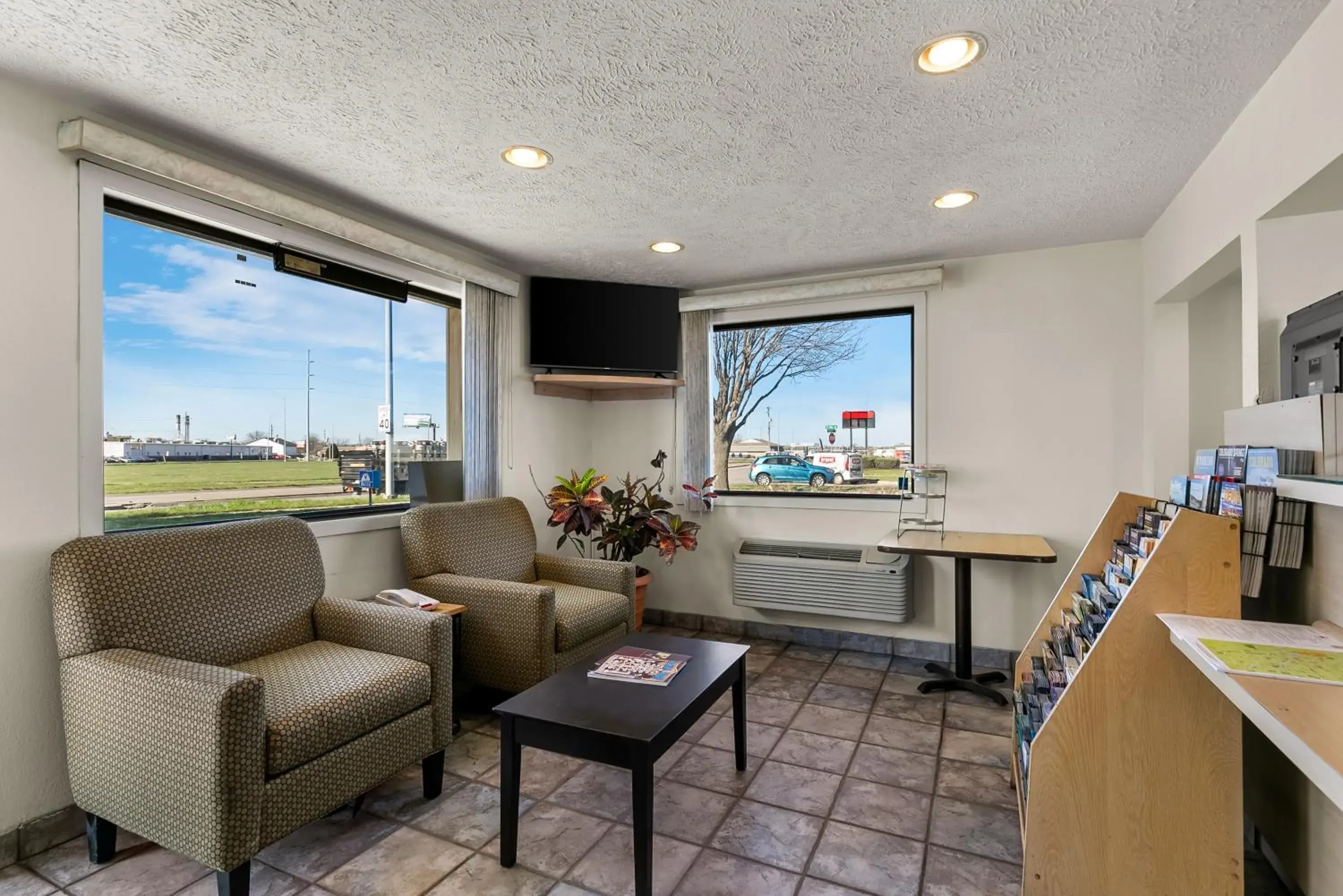 Lobby or reception in Americas Best Value Inn - Lincoln Lobby or reception in Americas Best Value Inn - Lincoln