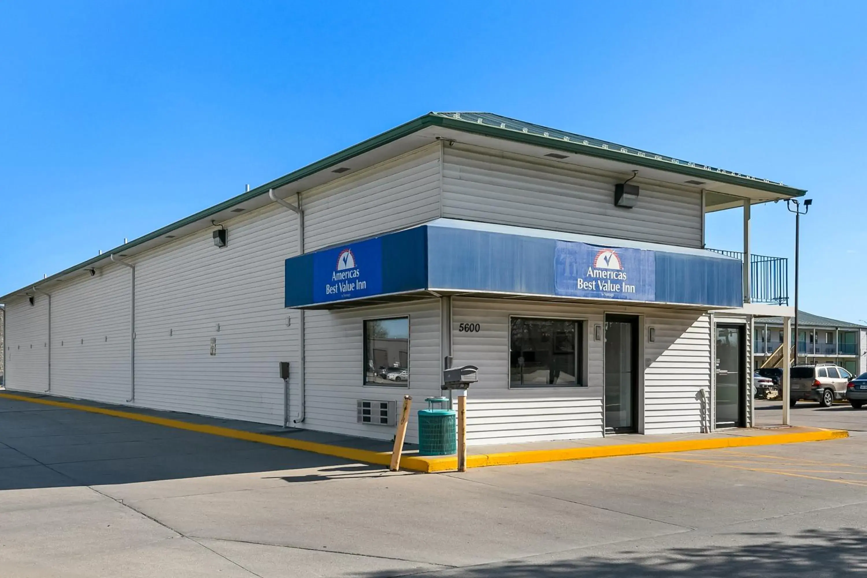 Property building in Americas Best Value Inn - Lincoln Property building in Americas Best Value Inn - Lincoln