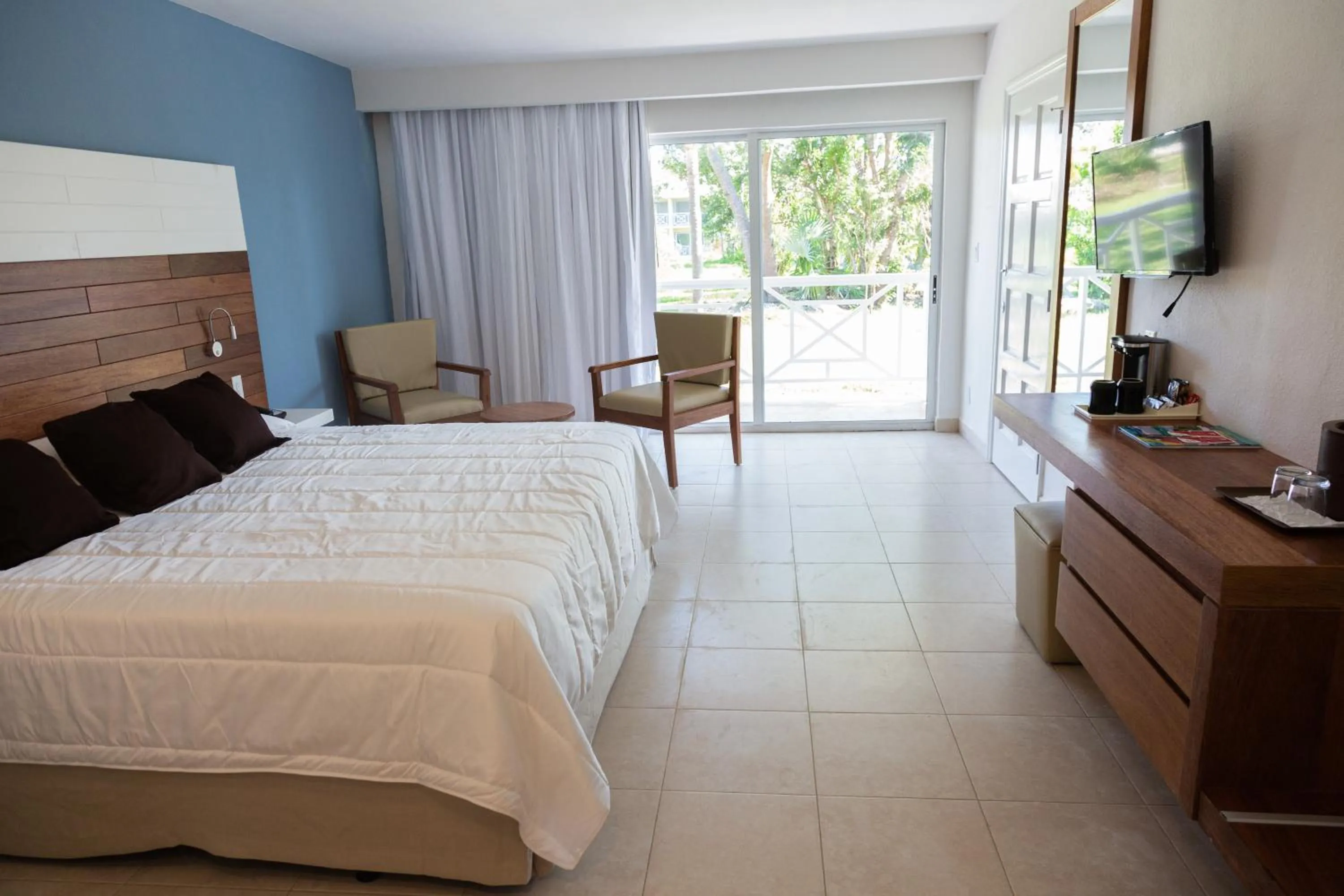 Photo of the whole room, Bed in Viva Fortuna Beach by Wyndham, A Trademark All Inclusive