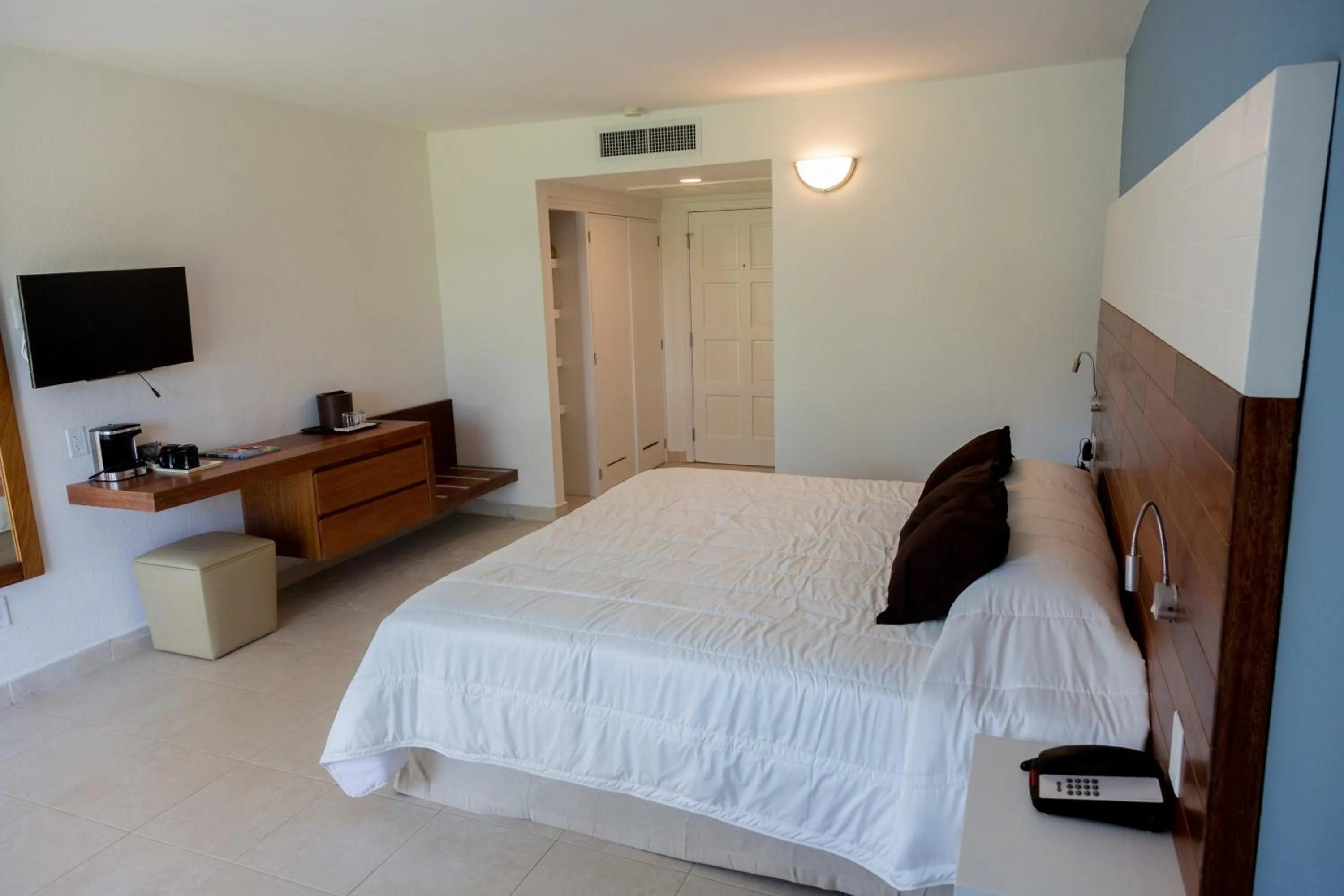 Photo of the whole room, Bed in Viva Fortuna Beach by Wyndham, A Trademark All Inclusive