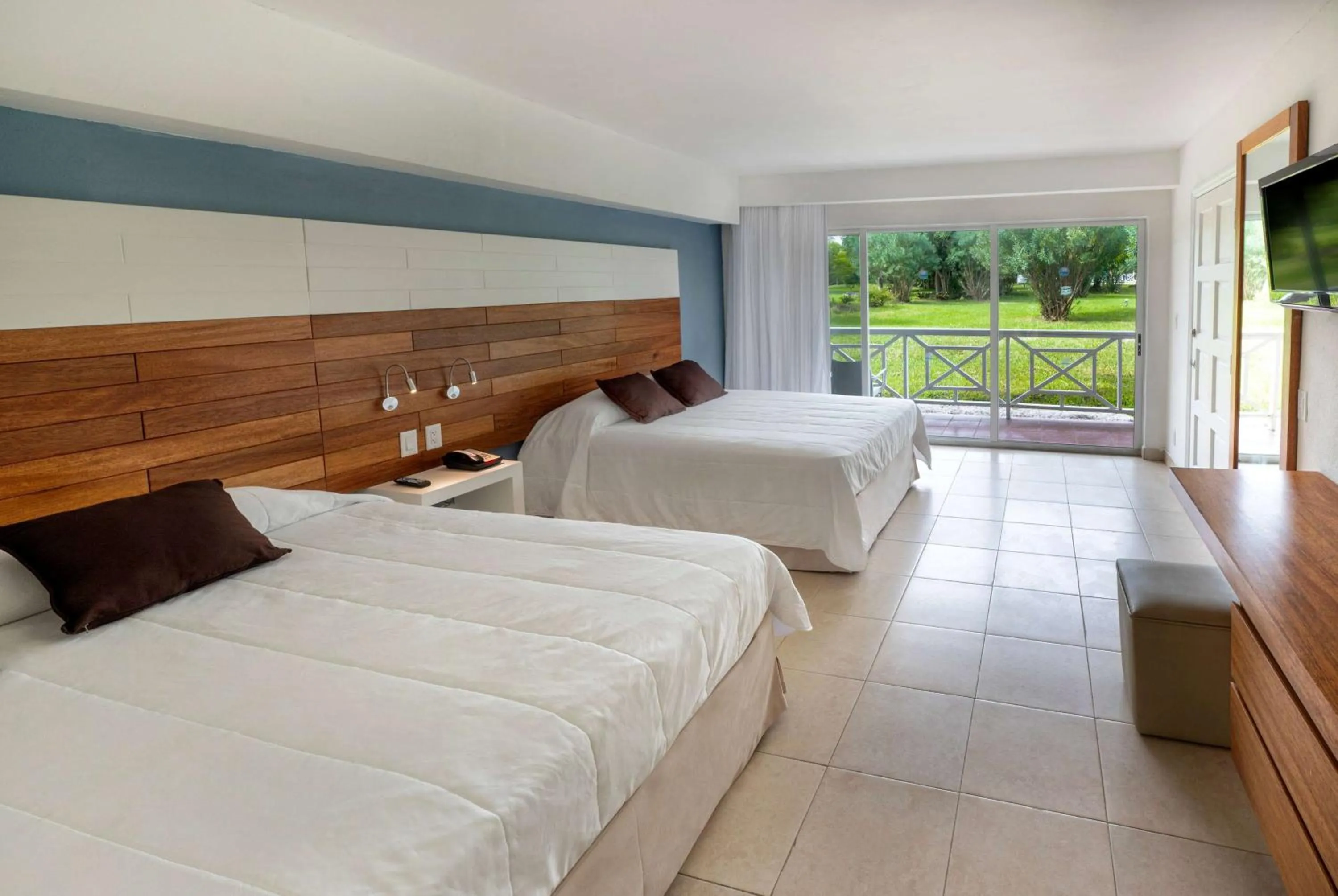 Photo of the whole room, Bed in Viva Fortuna Beach by Wyndham, A Trademark All Inclusive