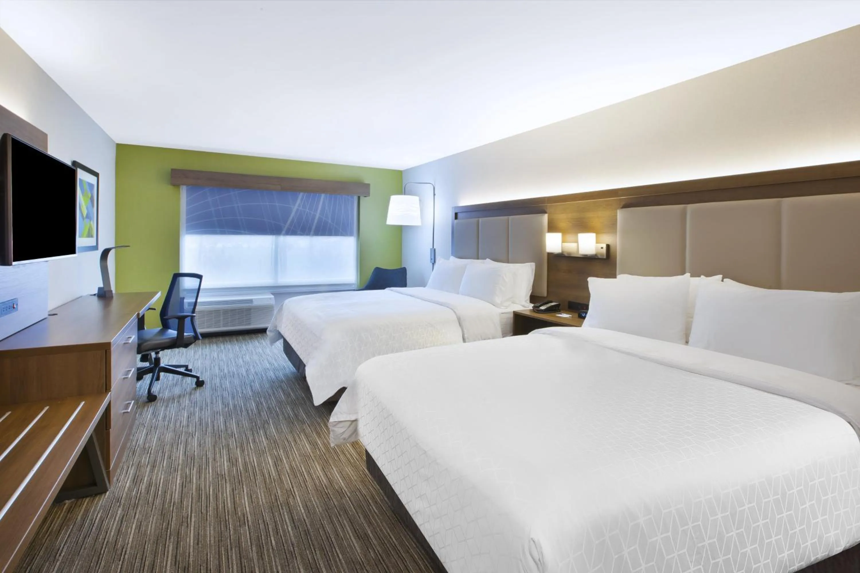 Photo of the whole room, Bed in Holiday Inn Express & Suites Grand Rapids Airport North by IHG