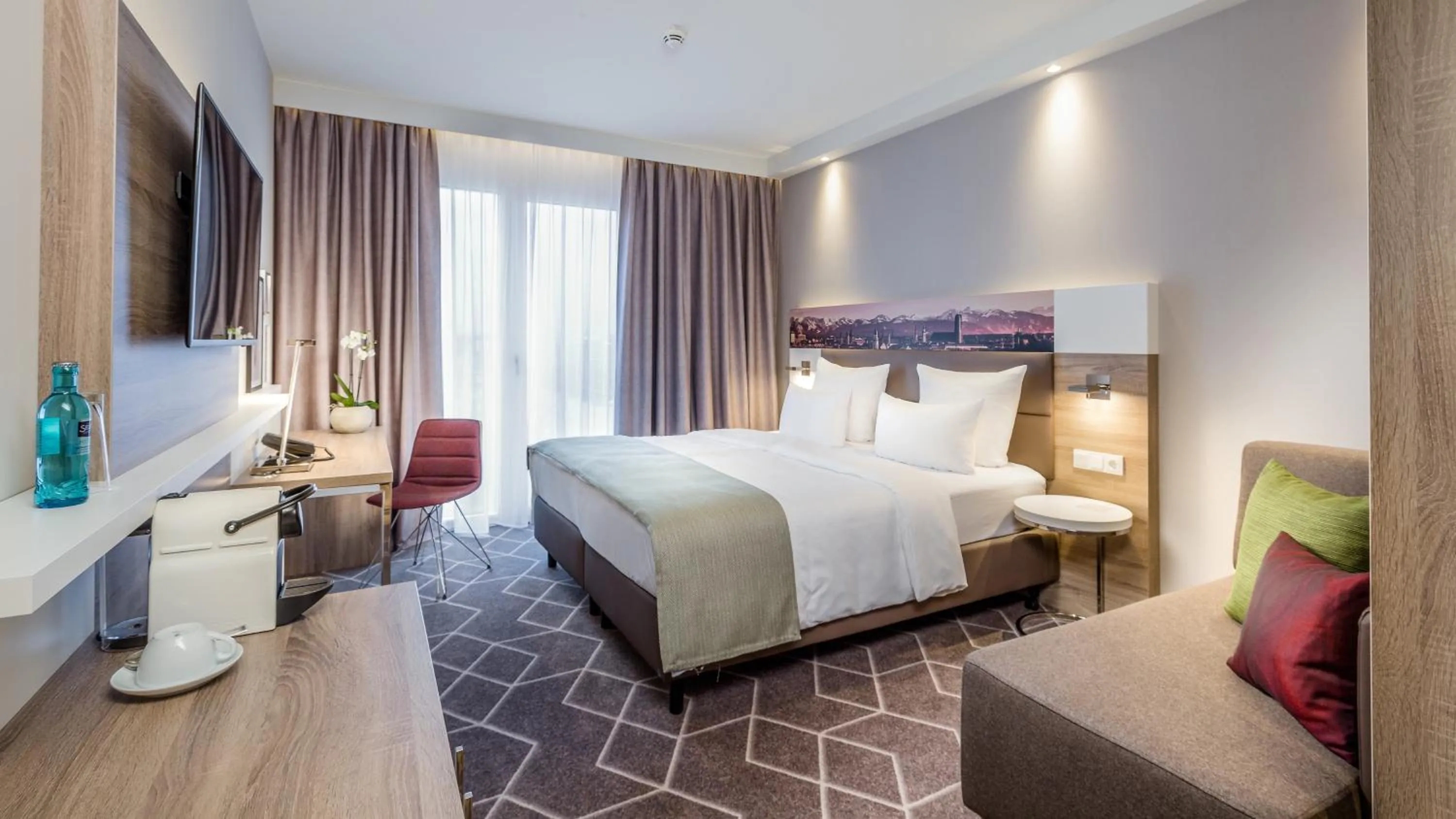 Photo of the whole room, Bed in Holiday Inn Express Munich - City East by IHG