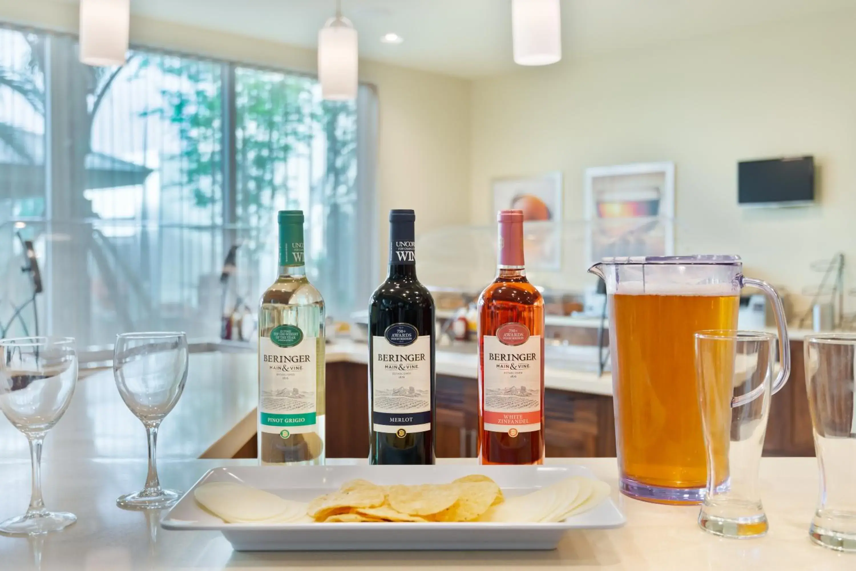 Photo of the whole room in Staybridge Suites - Miami International Airport by IHG Photo of the whole room in Staybridge Suites - Miami International Airport by IHG