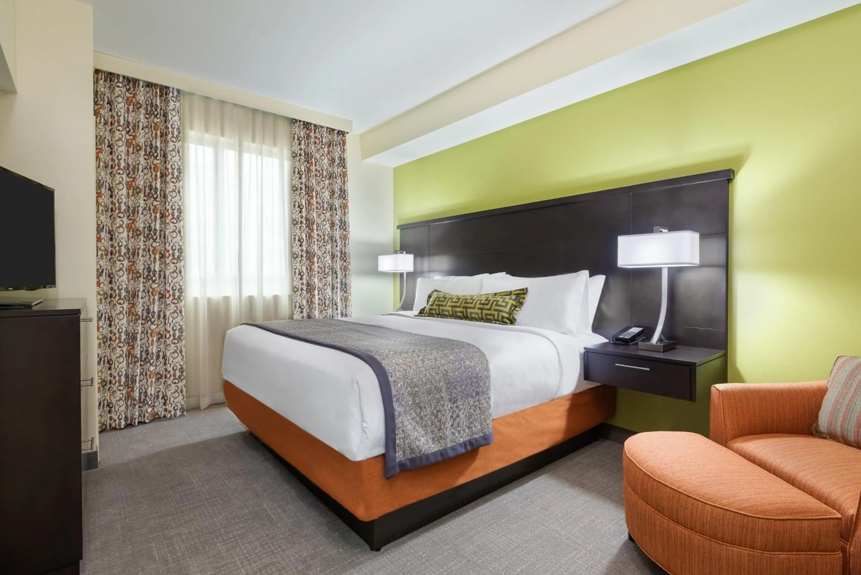 Photo of the whole room, Bed in Staybridge Suites - Miami International Airport by IHG