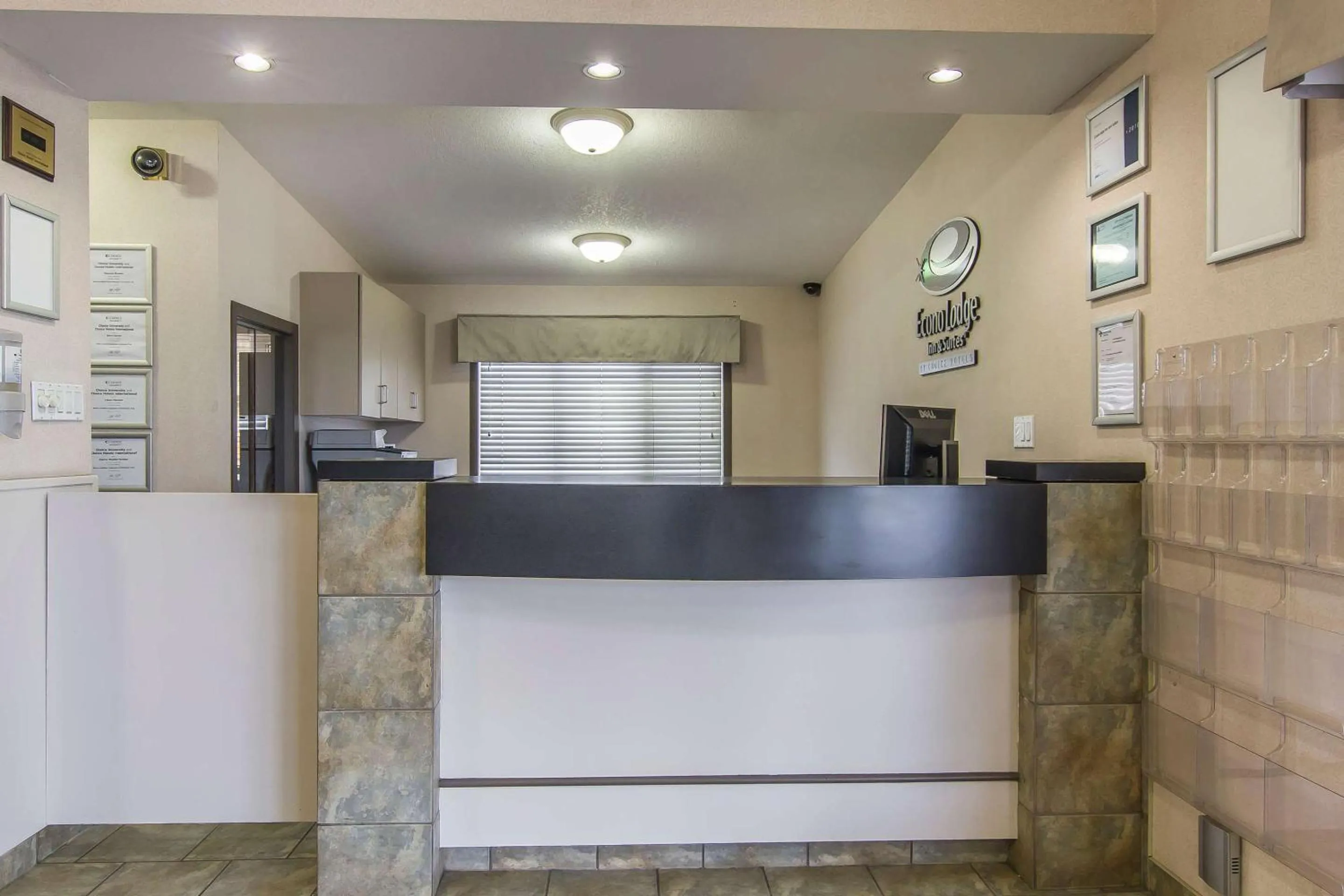 Lobby or reception in Econo Lodge Inn & Suites
