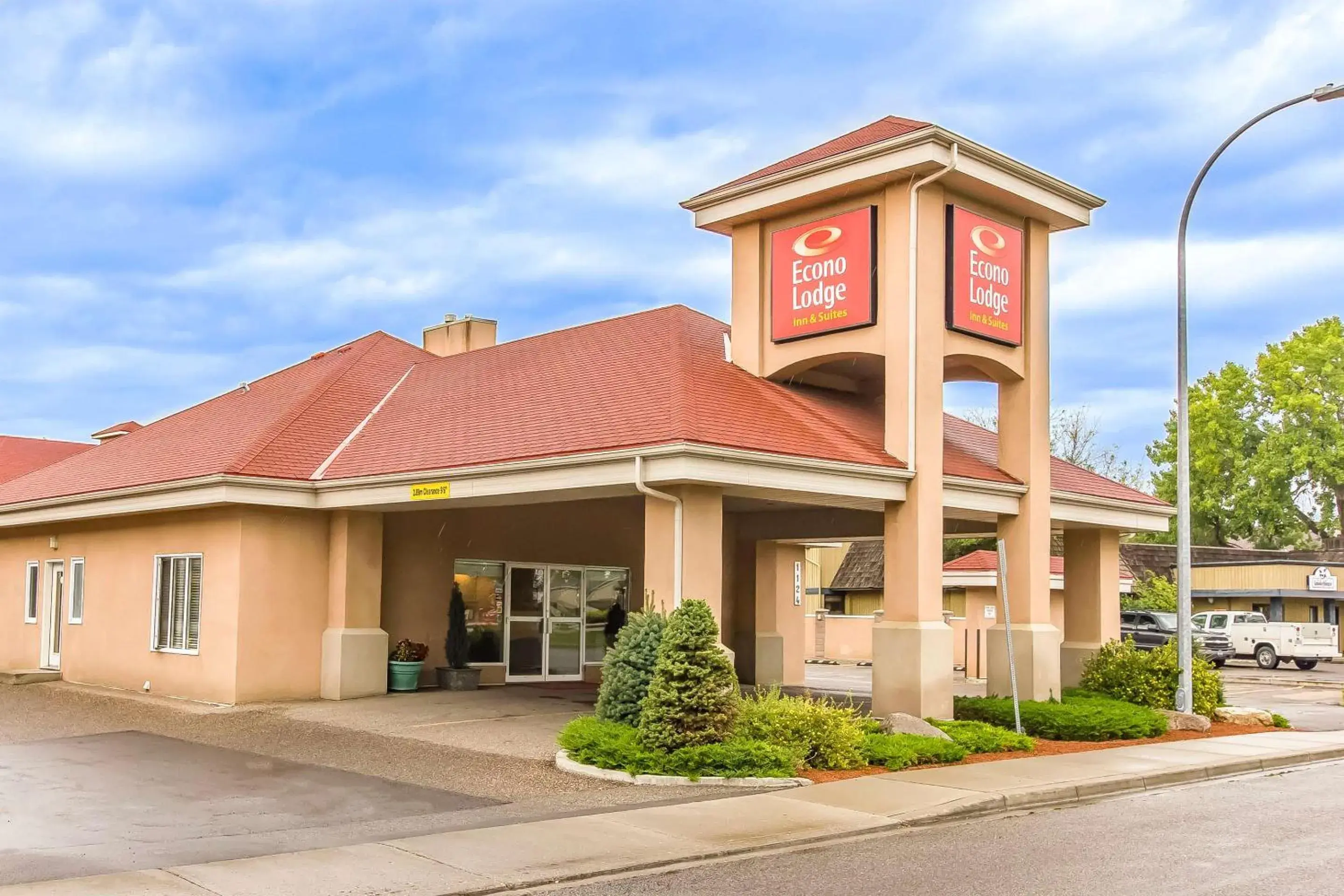 Property building in Econo Lodge Inn & Suites Property building in Econo Lodge Inn & Suites