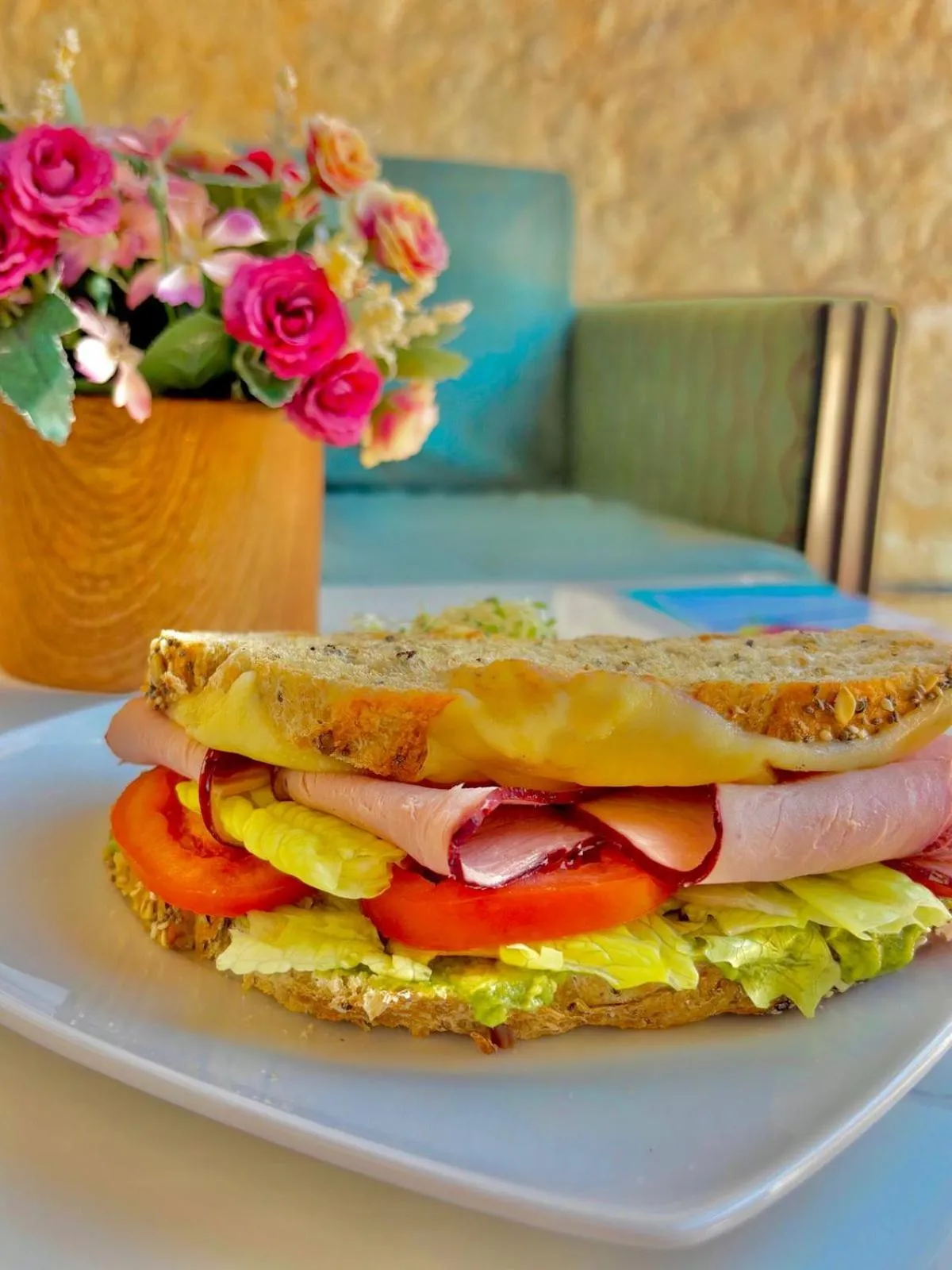 Restaurant/places to eat in MayaFair Design Hotel