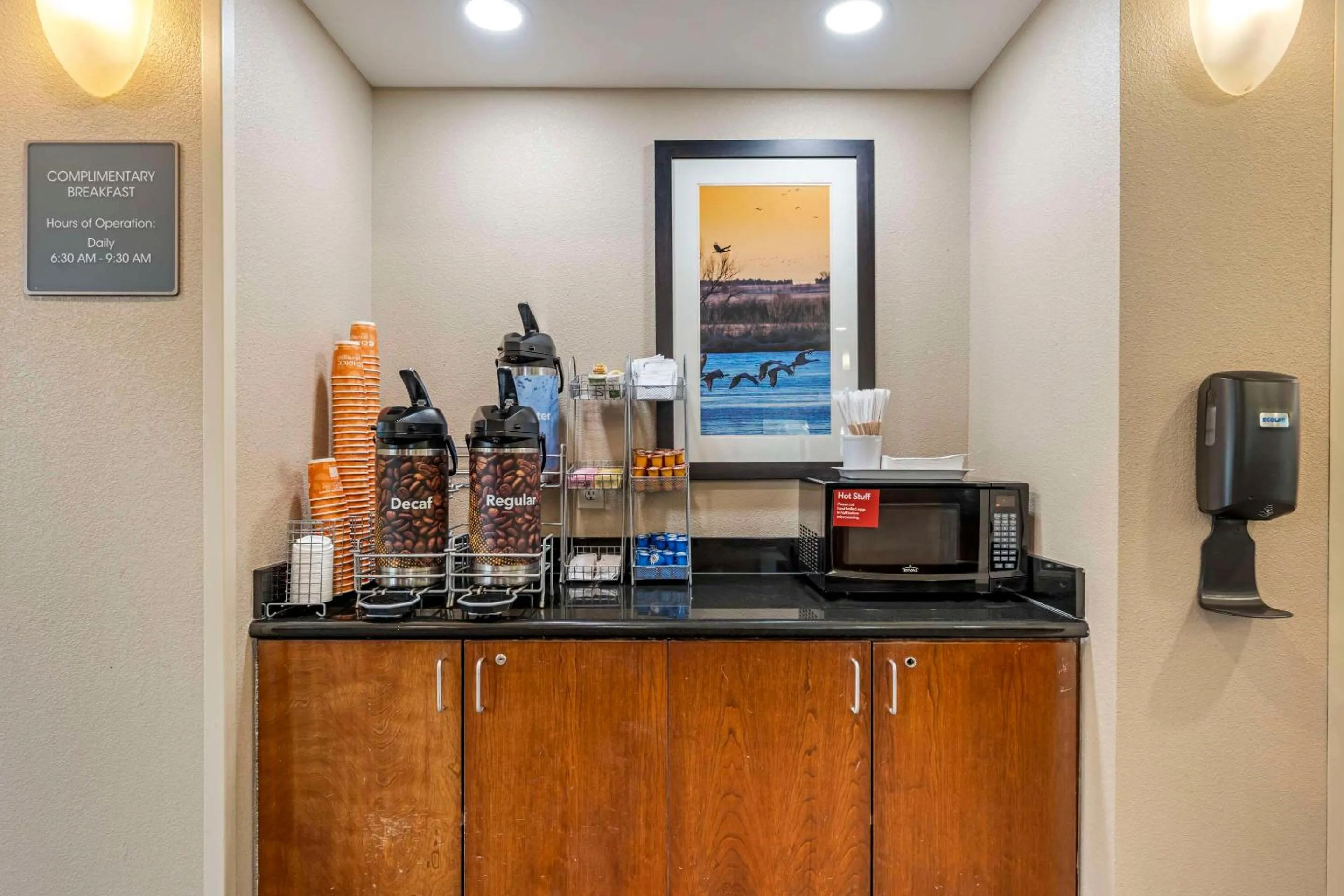 Breakfast in Comfort Suites East Lincoln - Mall Area