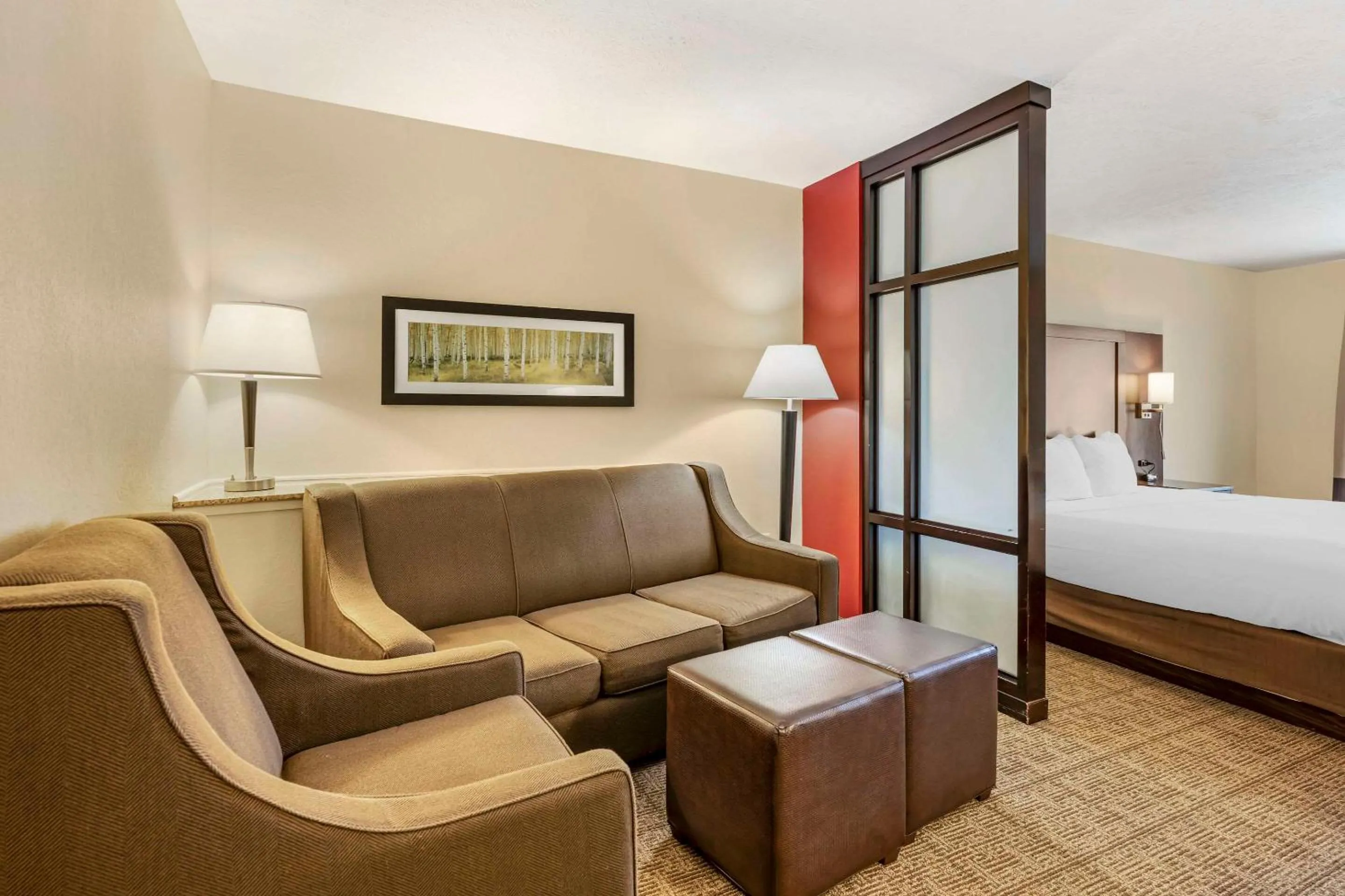 Bedroom, Bed in Comfort Suites East Lincoln - Mall Area