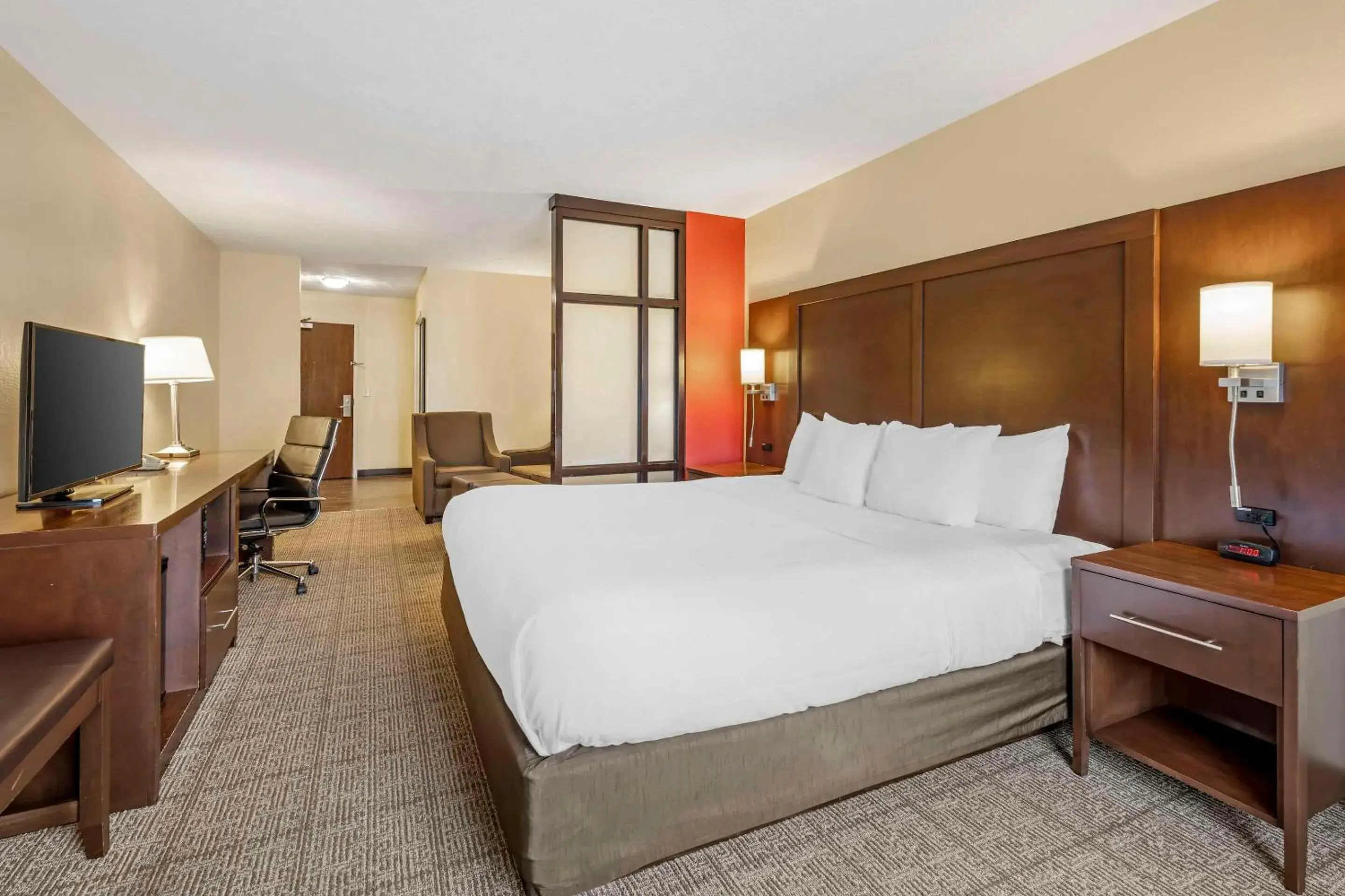 King Suite in Comfort Suites East Lincoln - Mall Area King Suite in Comfort Suites East Lincoln - Mall Area