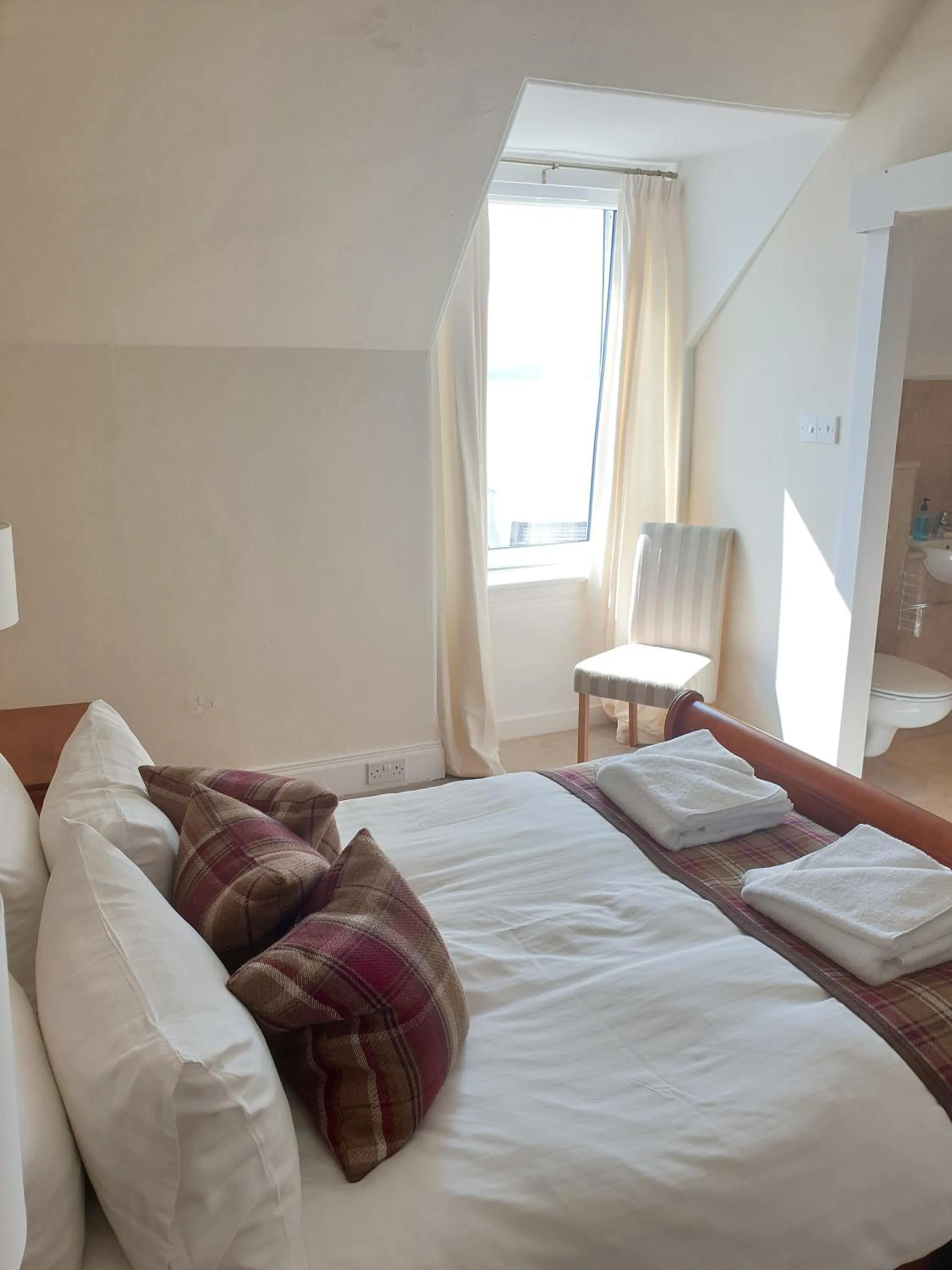 Bedroom, Bed in The Millcroft