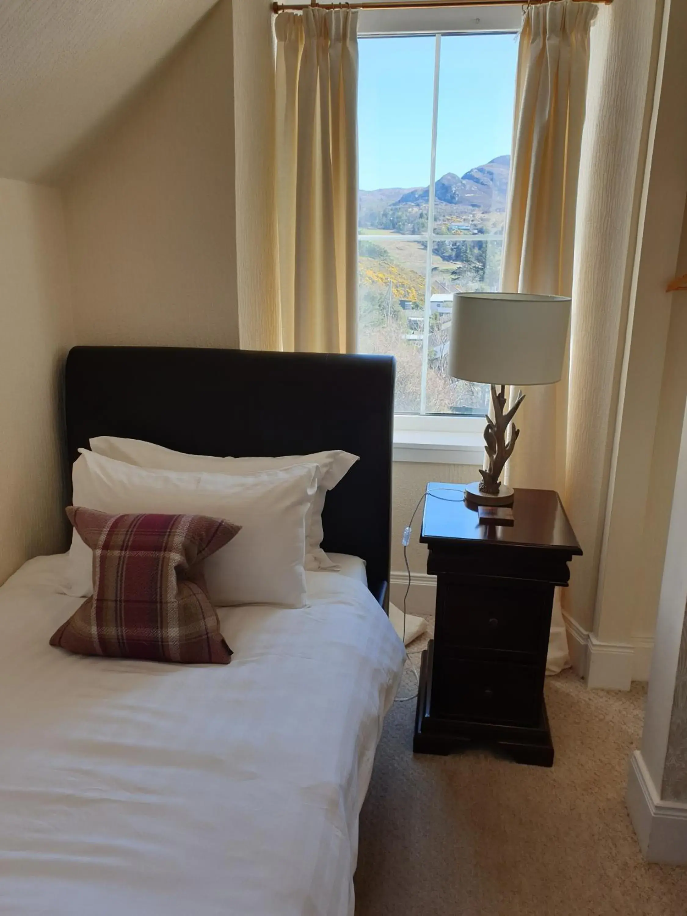 Bedroom, Bed in The Millcroft Bedroom, Bed in The Millcroft