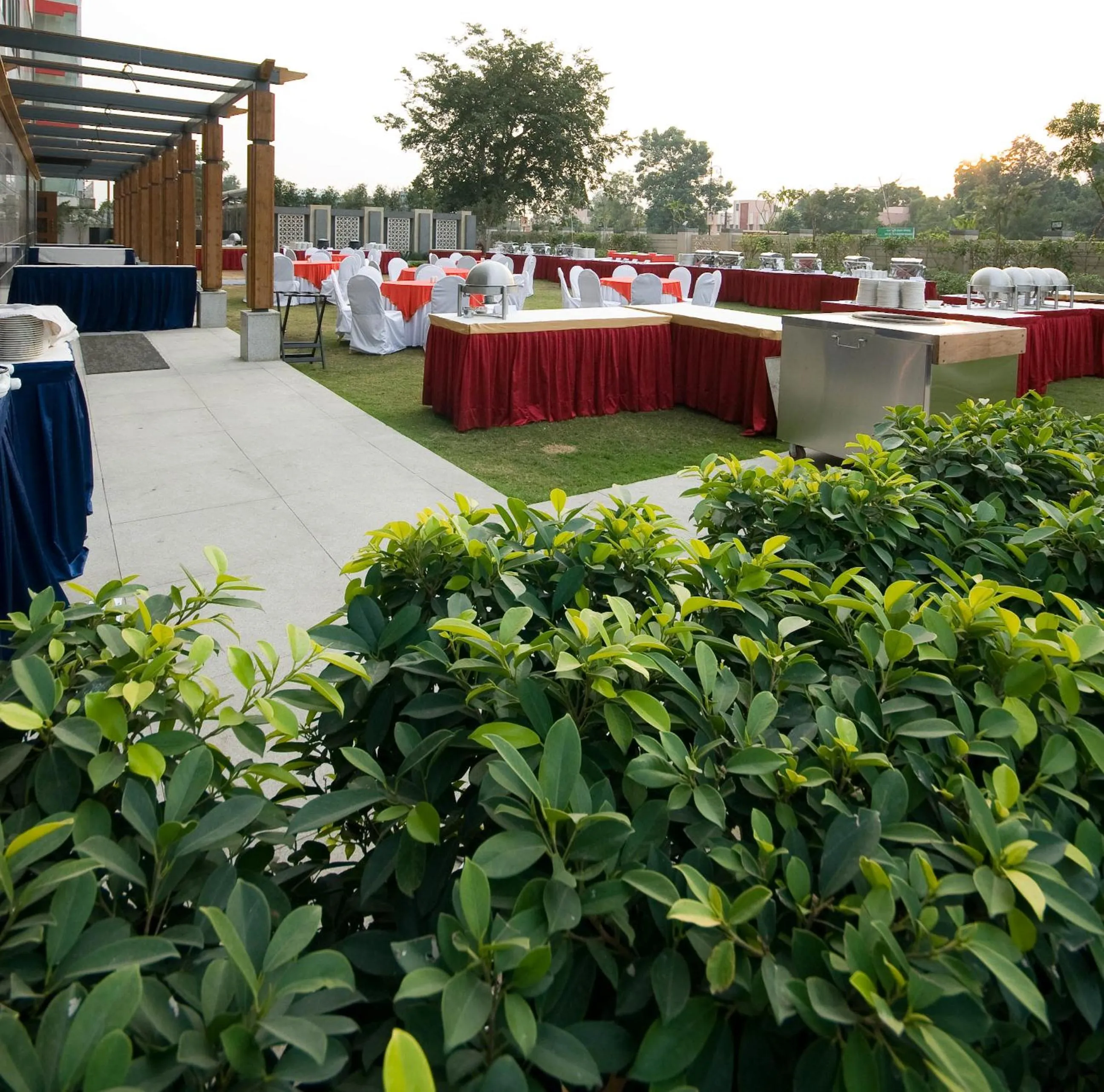 Restaurant/places to eat in The Fern, Jaipur