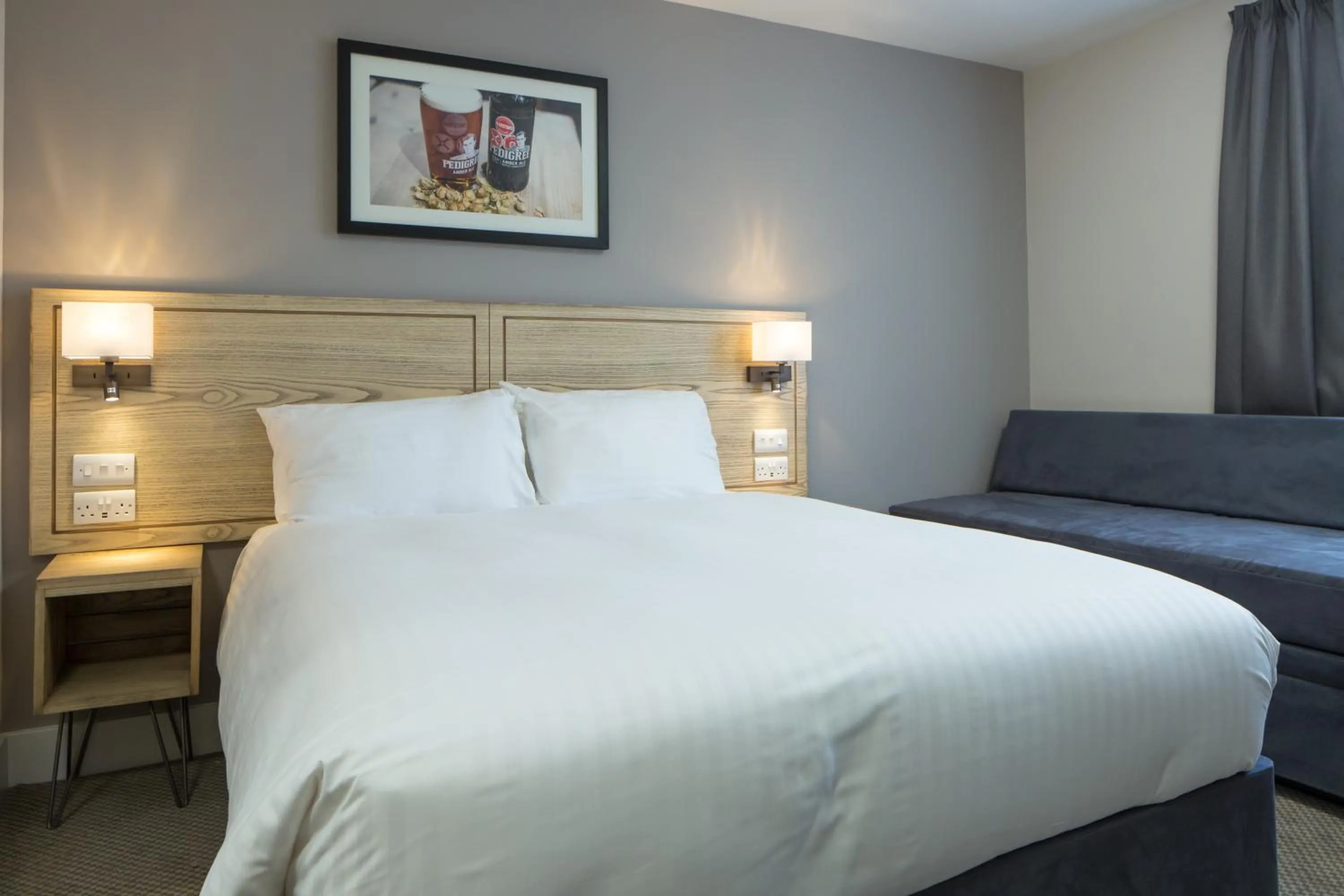 Bedroom, Bed in The Raven’s Cliff Lodge by Marston's Inns