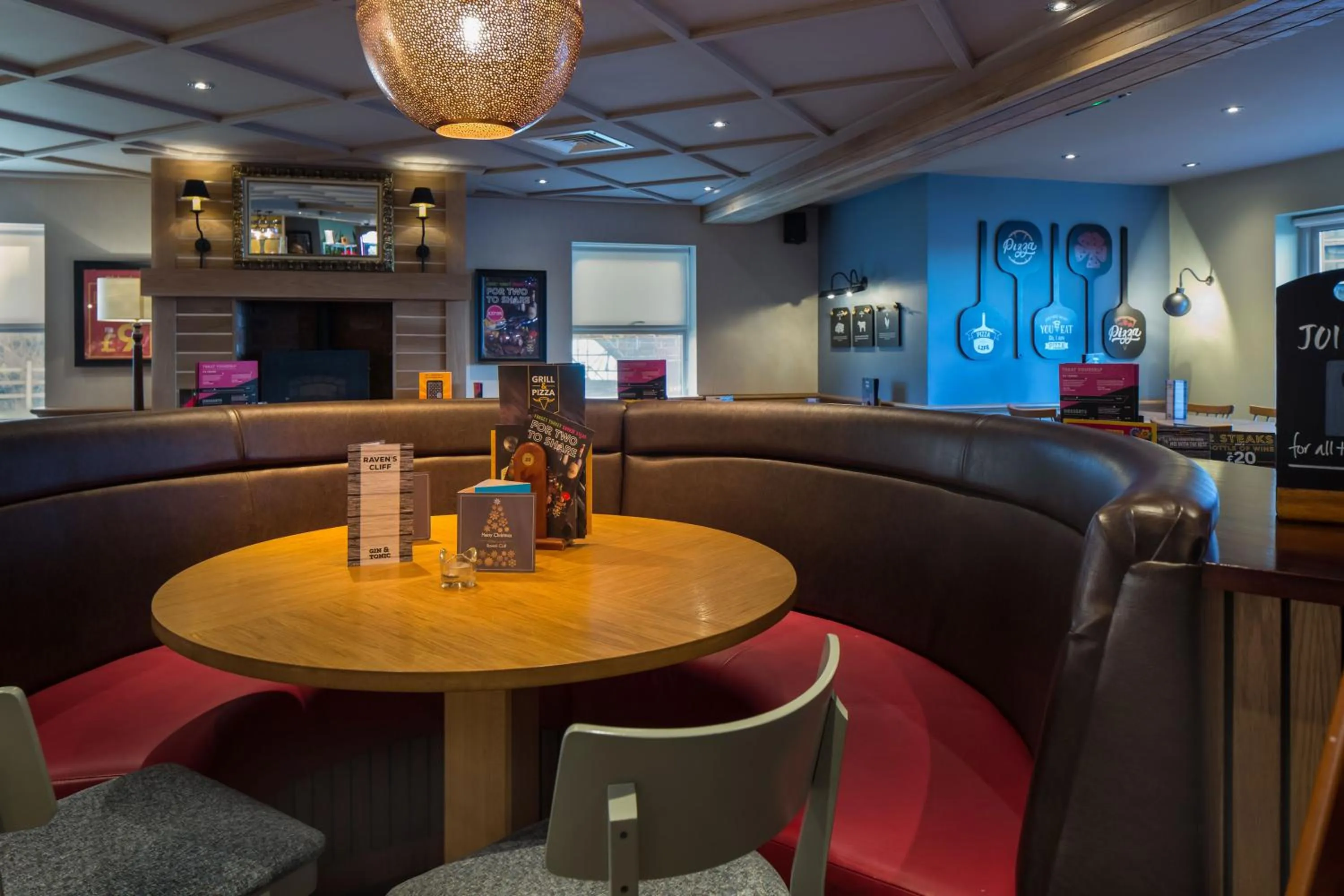 Restaurant/places to eat in The Raven’s Cliff Lodge by Marston's Inns