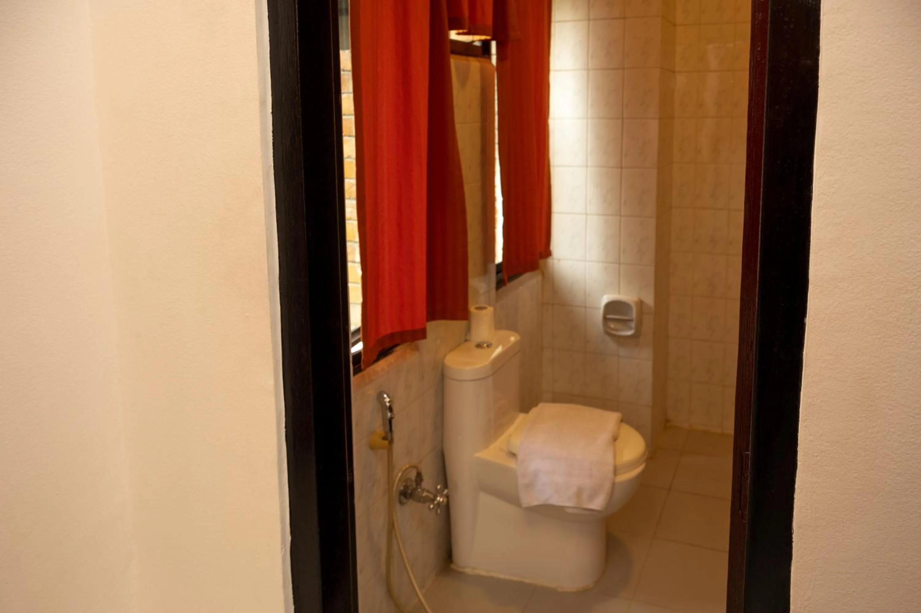 Toilet in Buddha Maya Garden by KGH Group