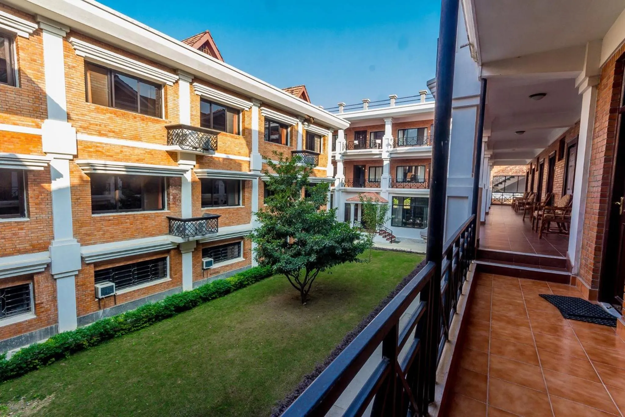 Balcony/Terrace in Buddha Maya Garden by KGH Group