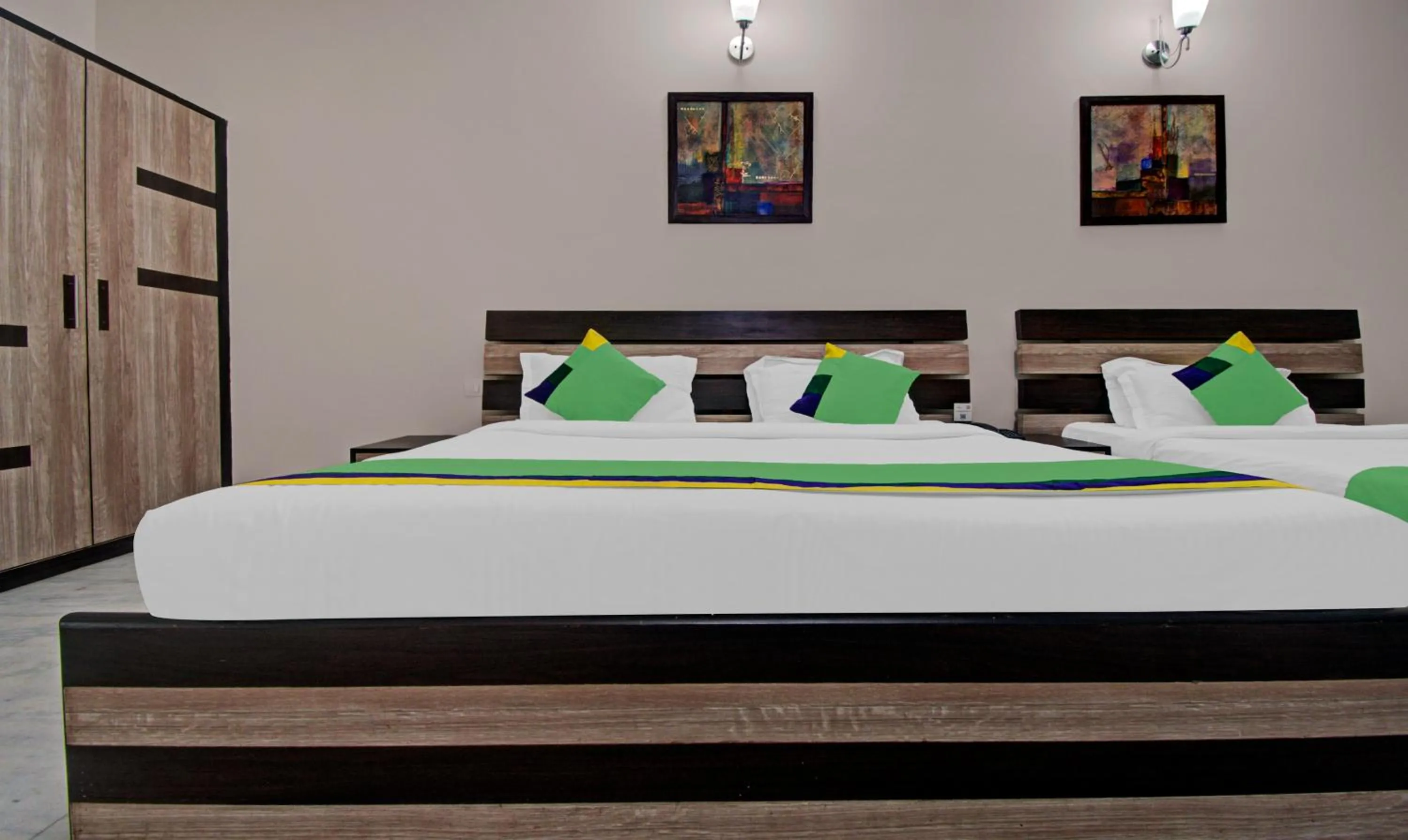 Deluxe Double Room - single occupancy in Treebo Maharaja Residency