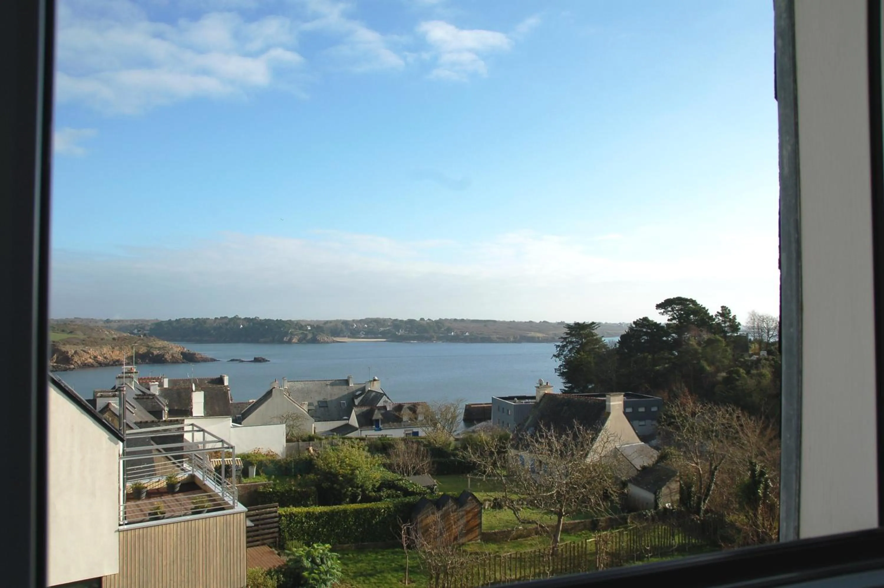 Sea view in Hôtel Du Port Et De L'aven