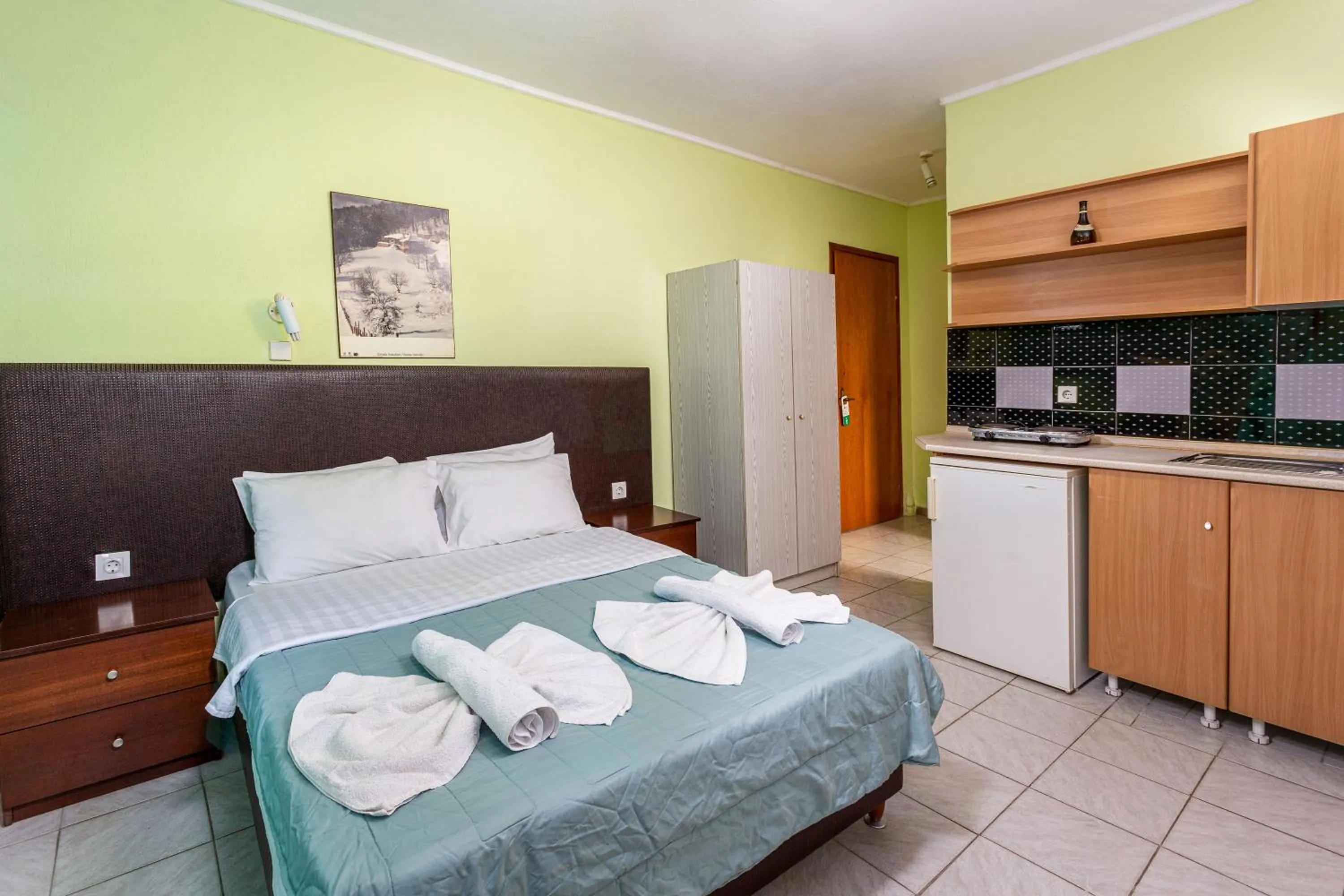 Photo of the whole room, Bed in Melissa Gold Coast