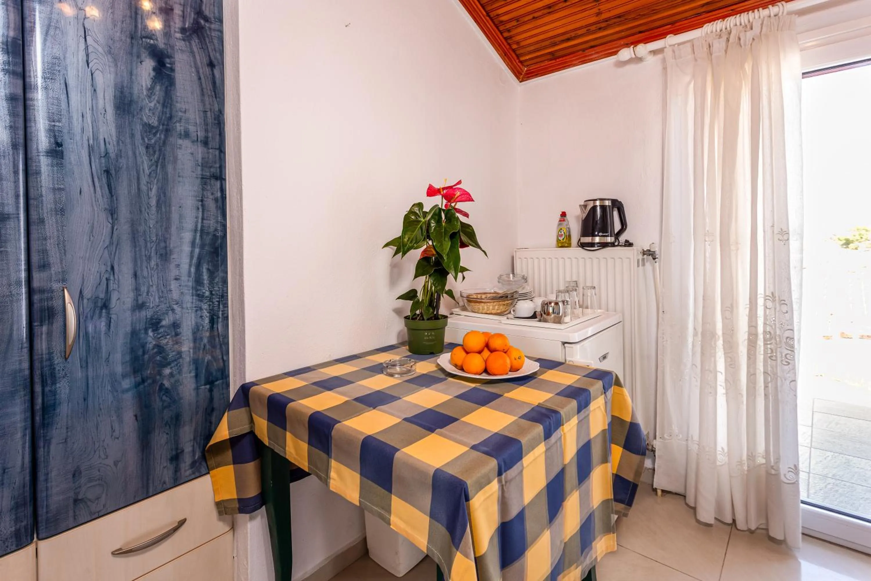 Photo of the whole room in Melissa Gold Coast