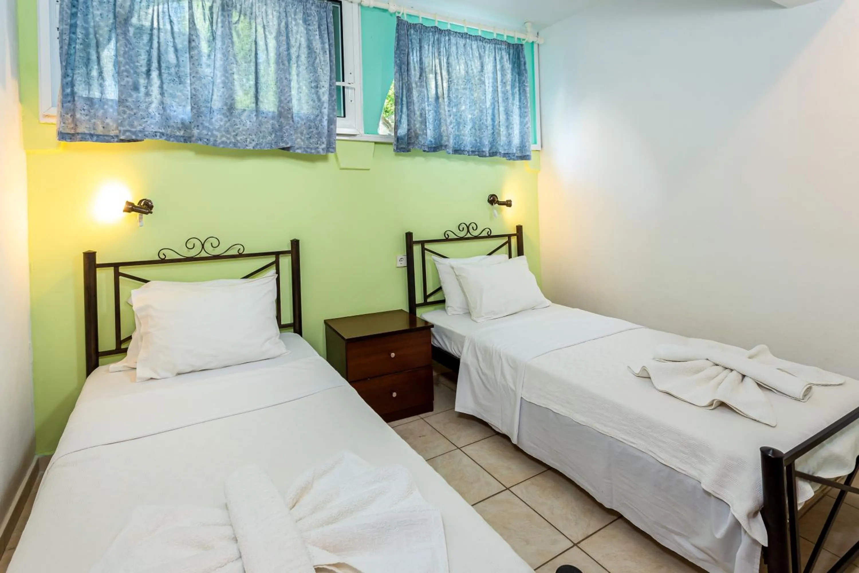 Photo of the whole room, Bed in Melissa Gold Coast