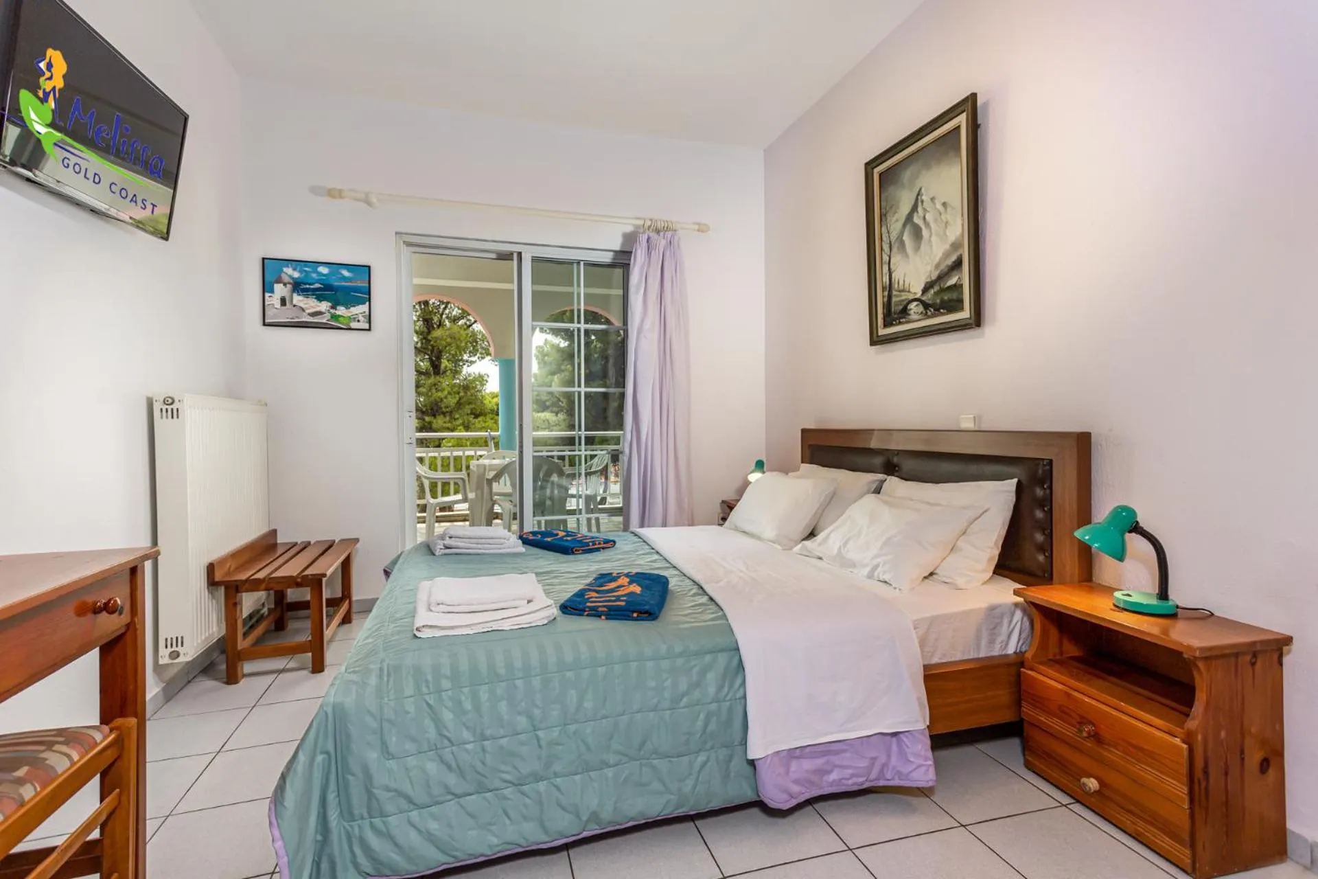 Photo of the whole room, Bed in Melissa Gold Coast