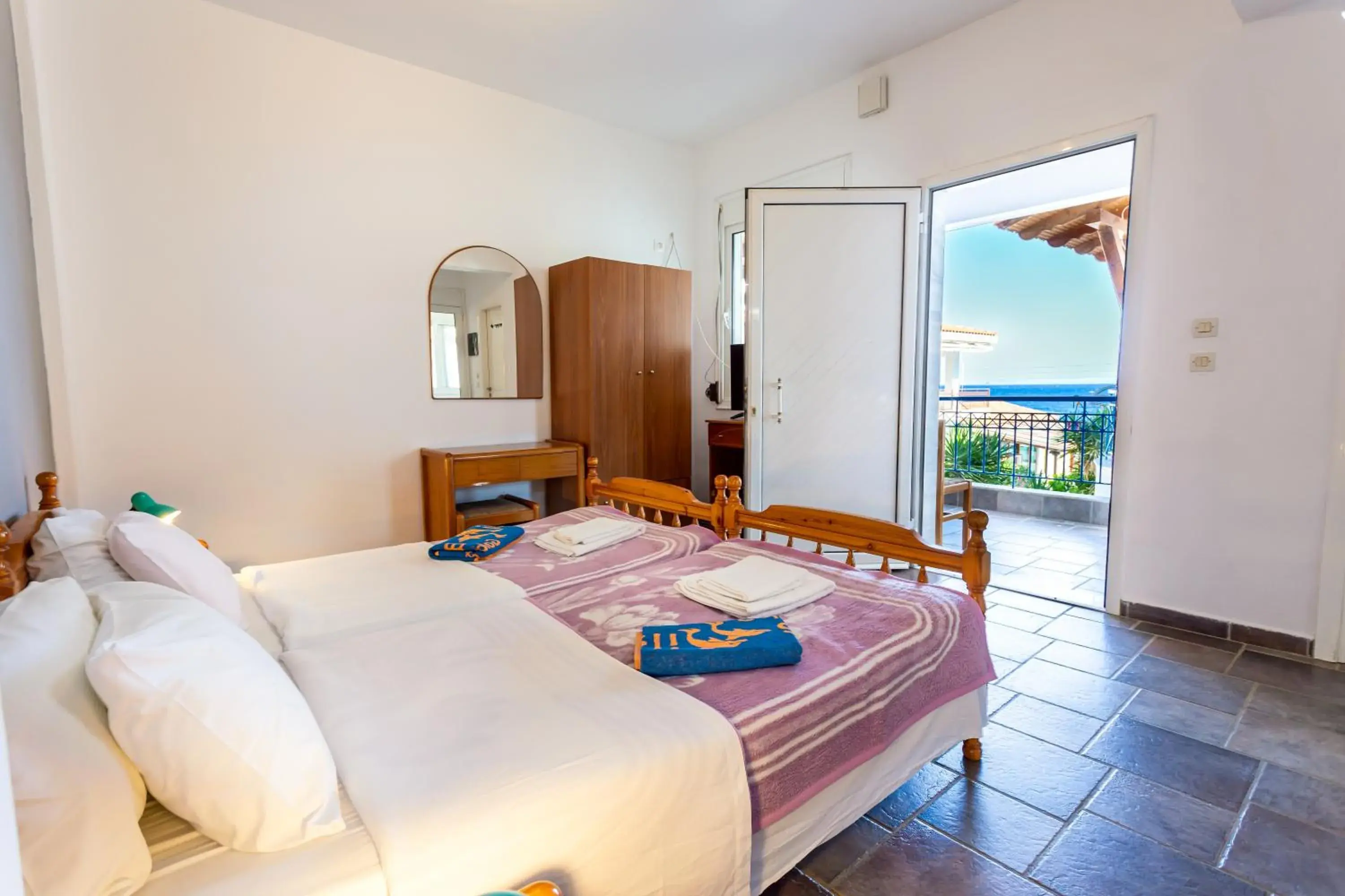 Photo of the whole room, Bed in Melissa Gold Coast Photo of the whole room, Bed in Melissa Gold Coast