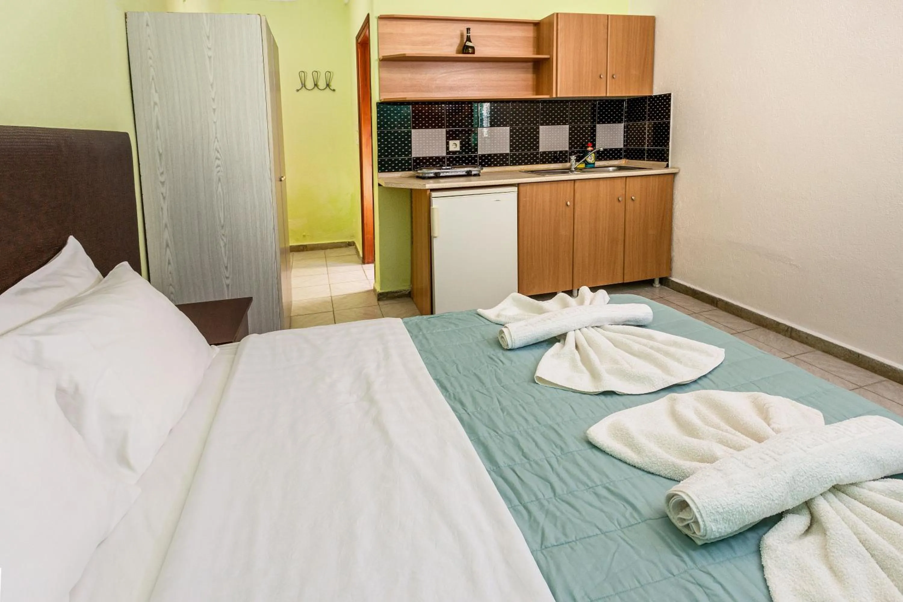 Photo of the whole room, Bed in Melissa Gold Coast